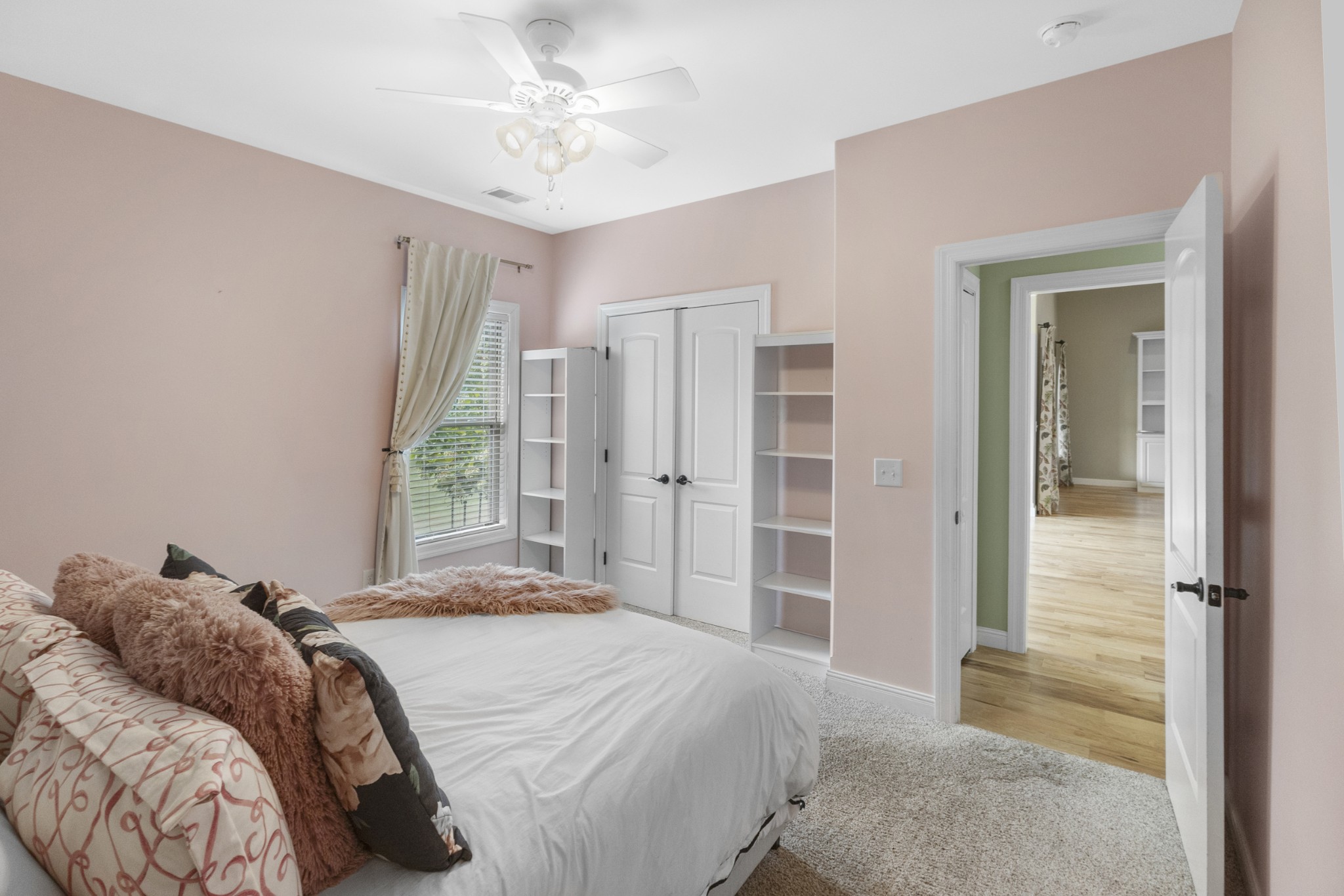 127 Woodlake Dr