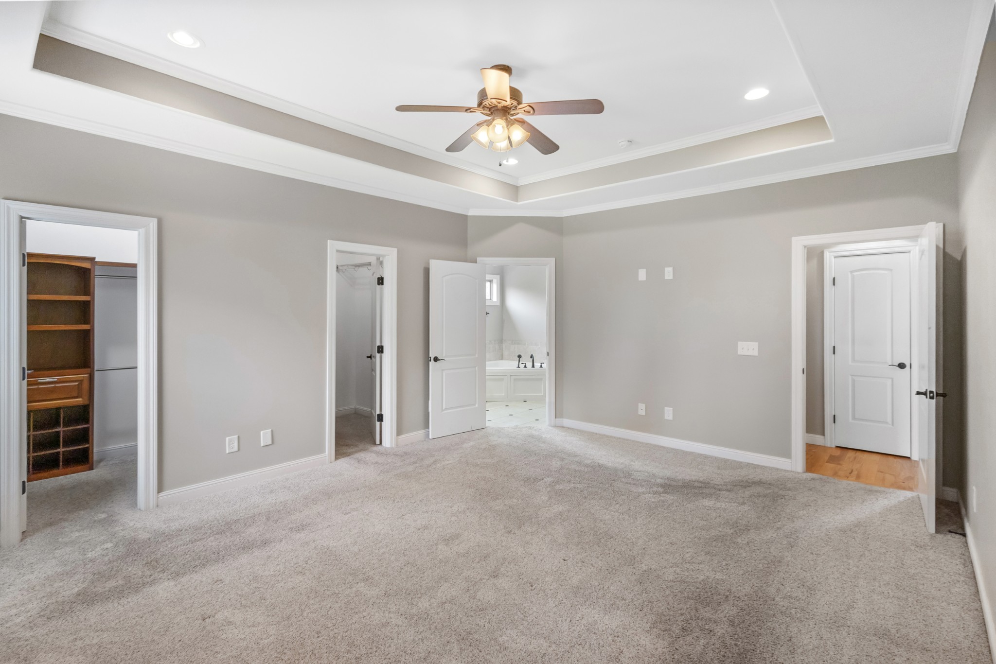 127 Woodlake Dr