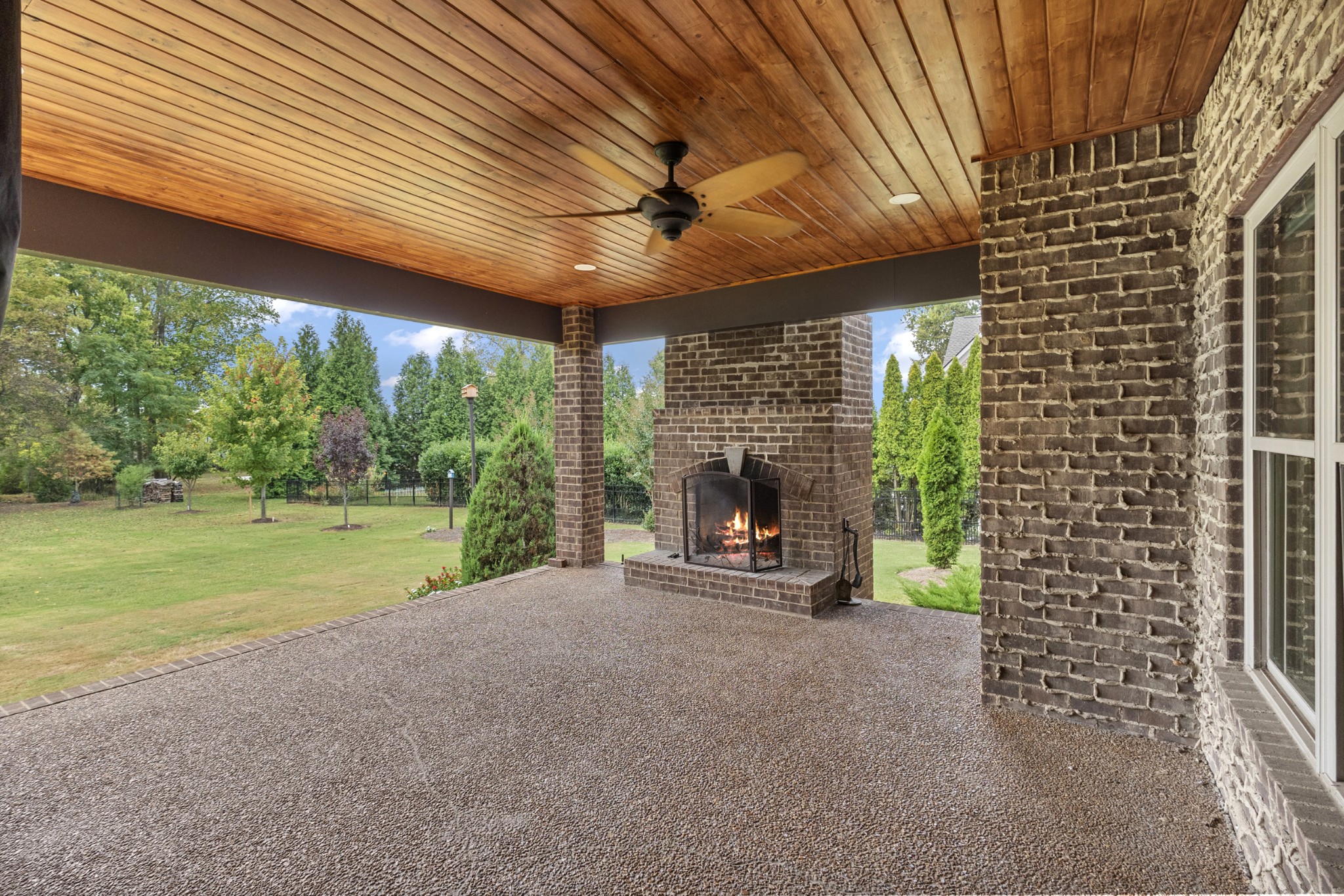 127 Woodlake Dr