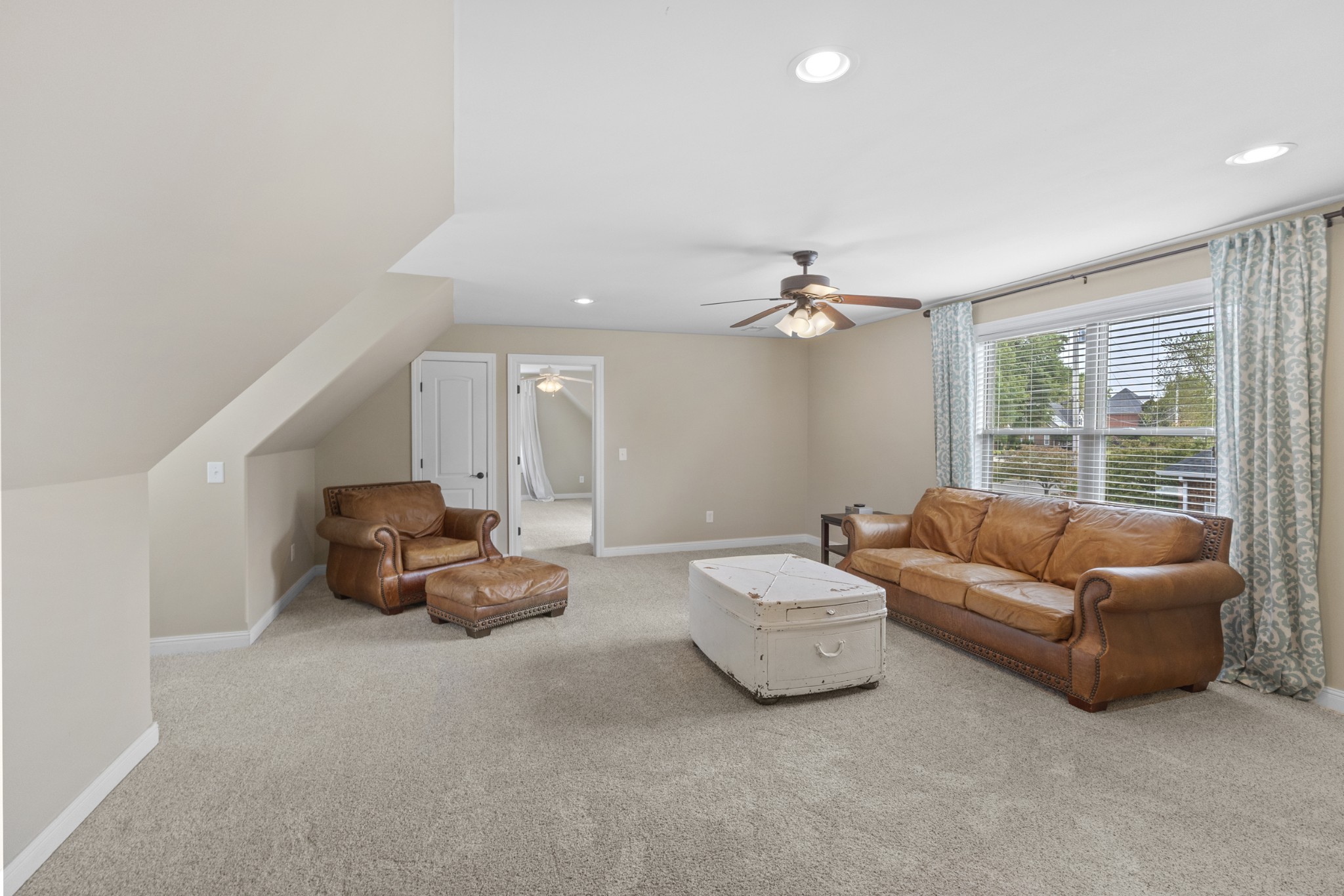 127 Woodlake Dr