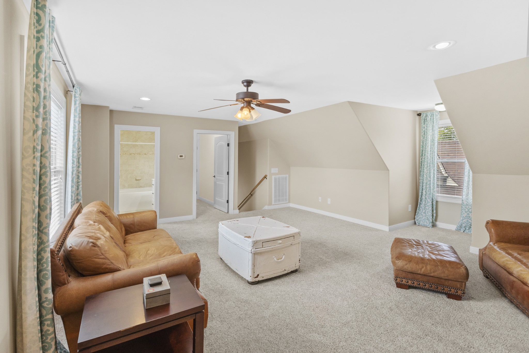 127 Woodlake Dr