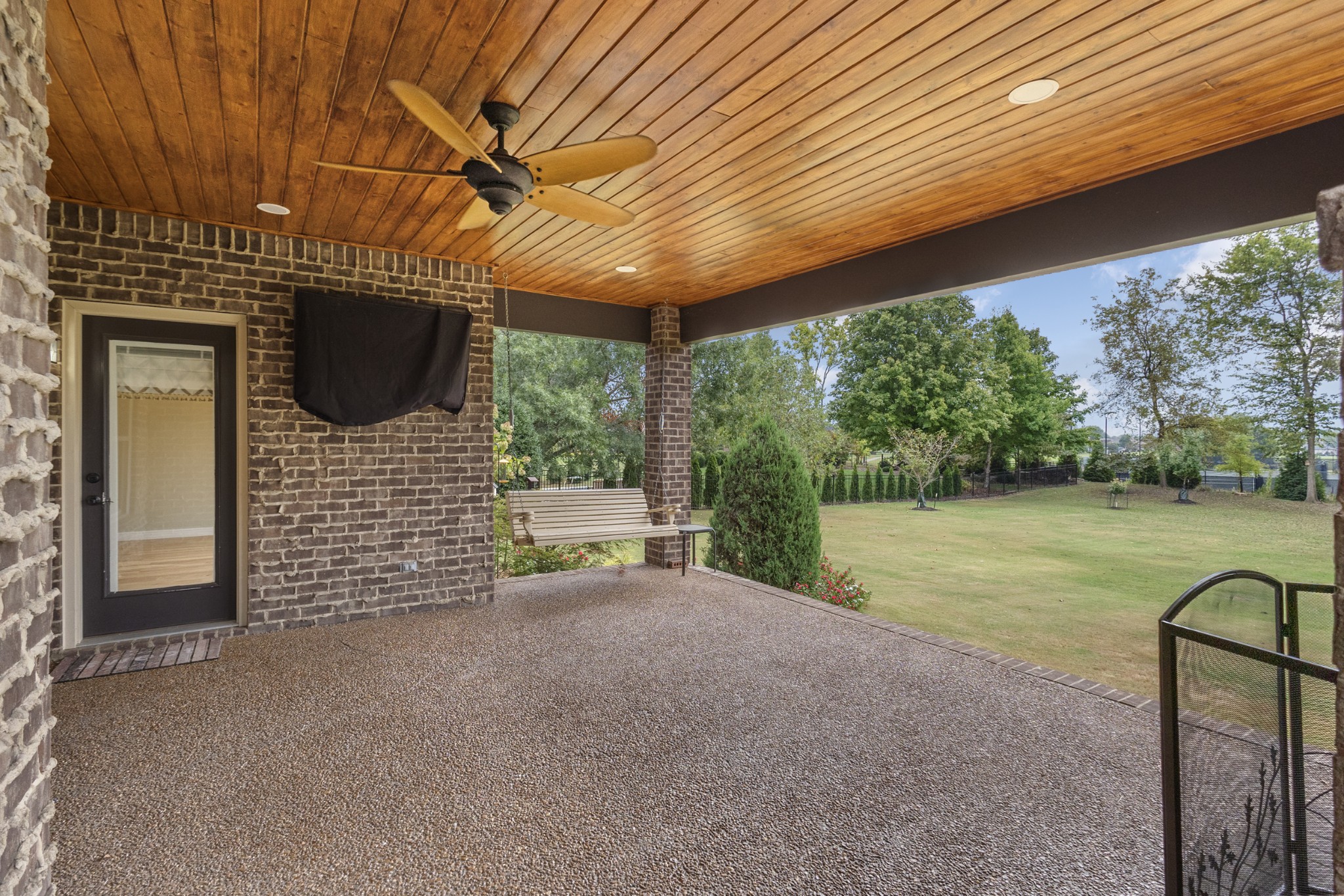 127 Woodlake Dr