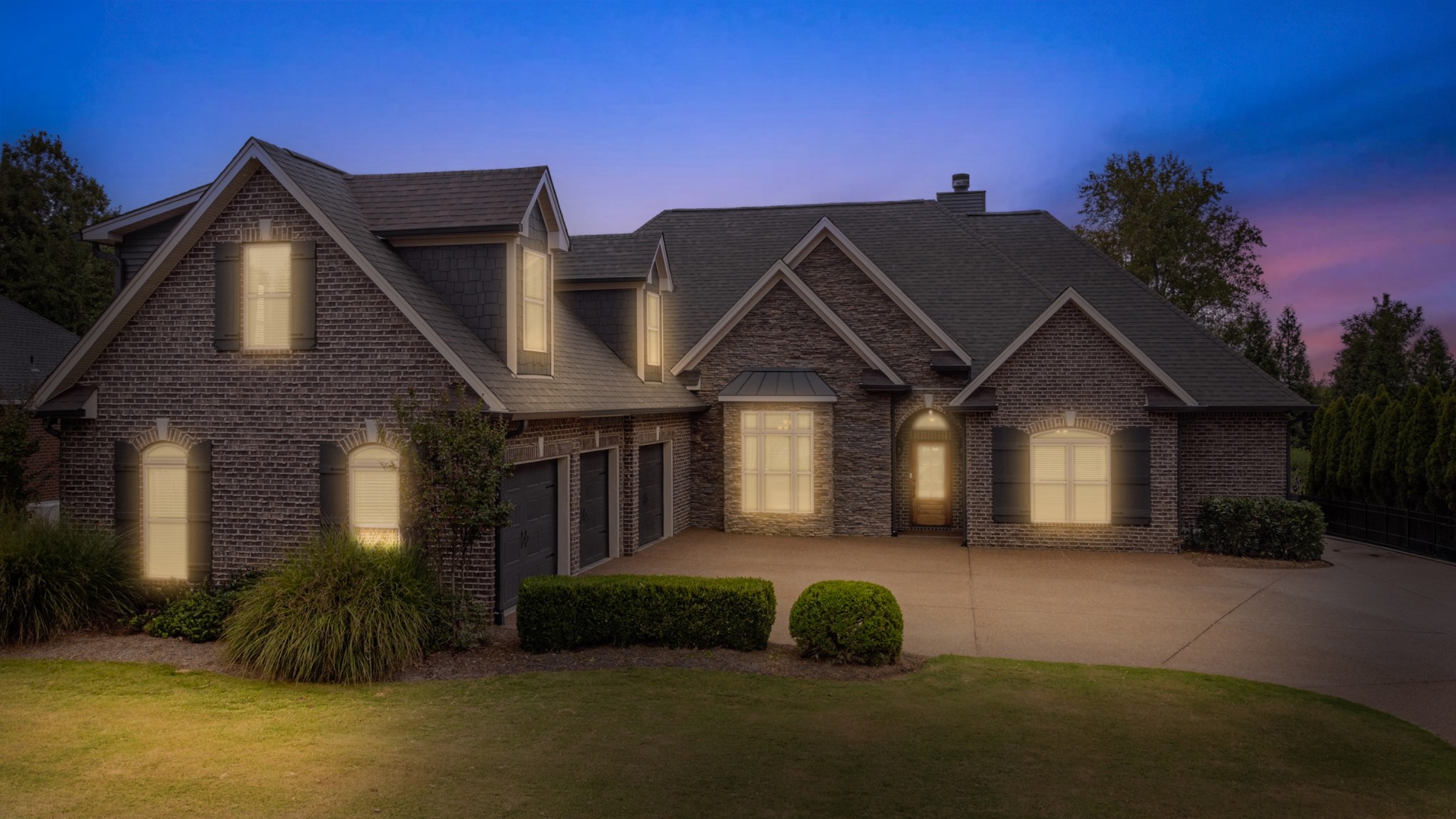 127 Woodlake Dr