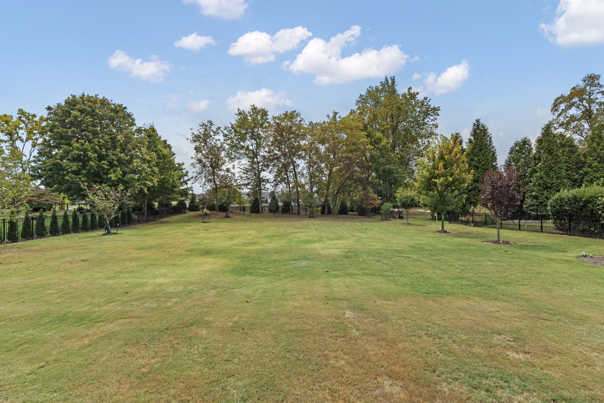 127 Woodlake Dr