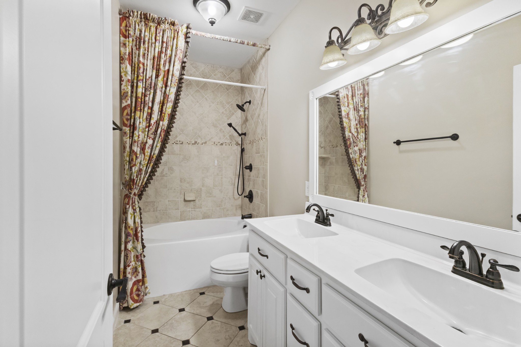 127 Woodlake Dr