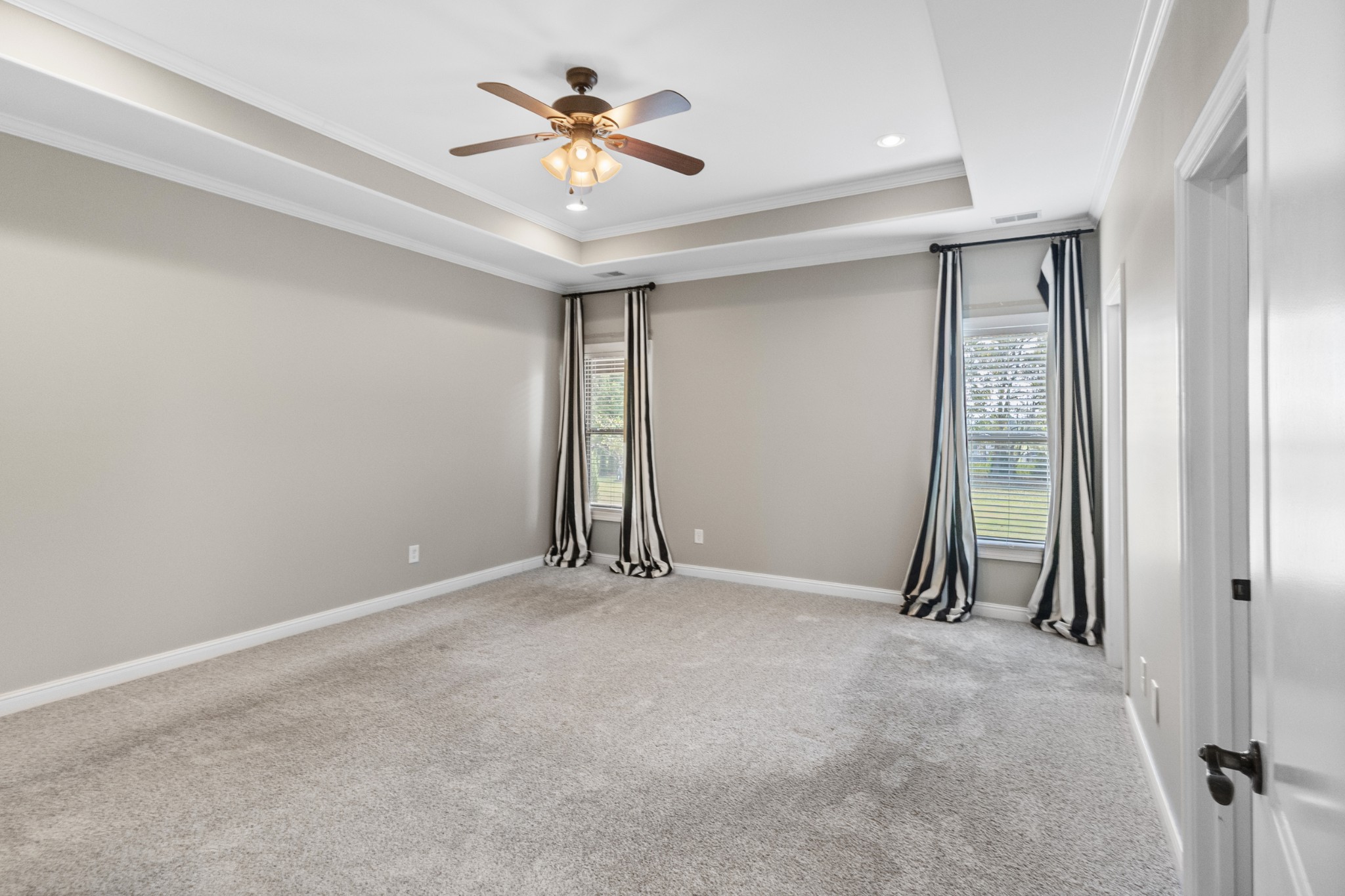 127 Woodlake Dr