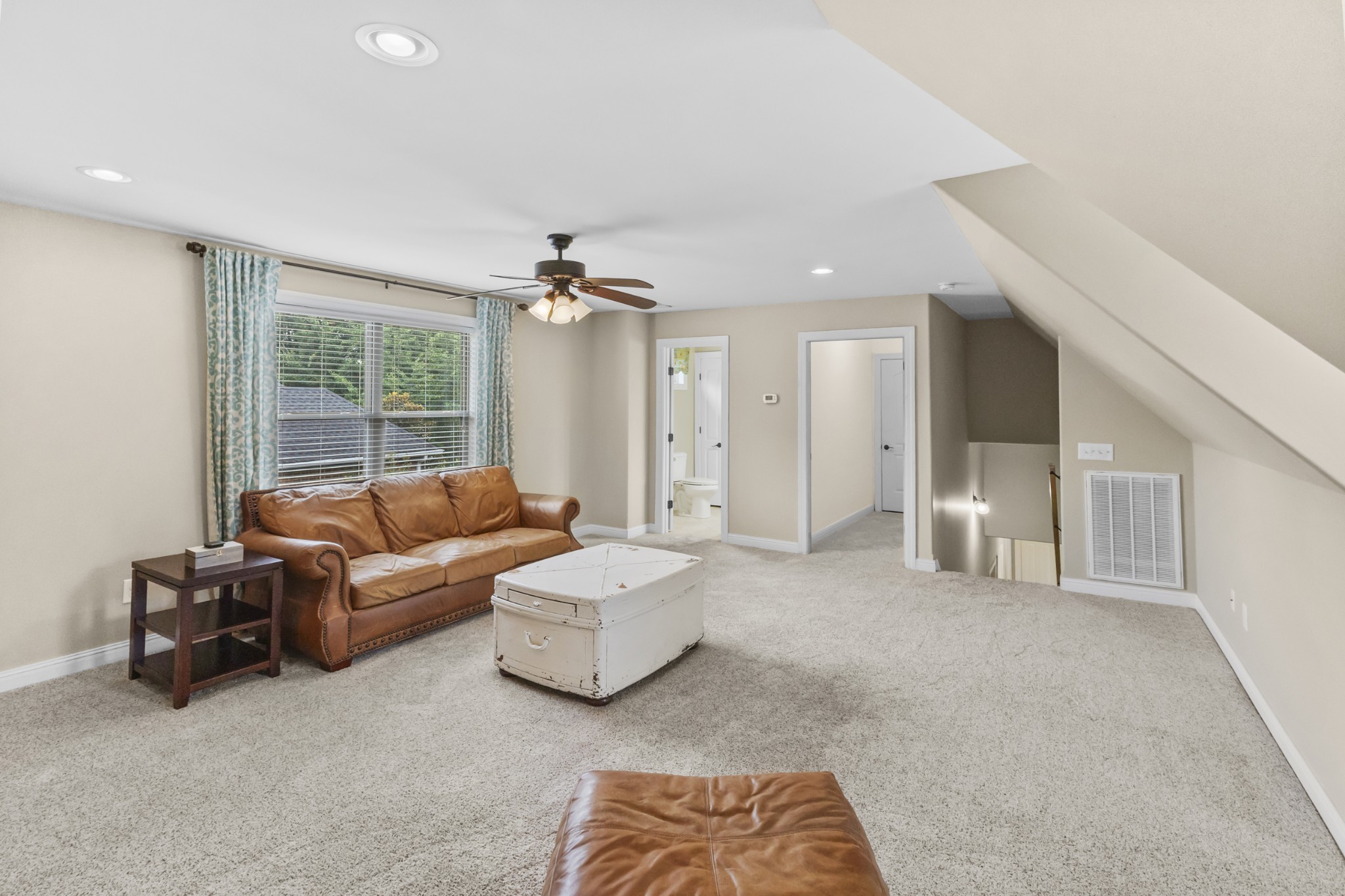 127 Woodlake Dr