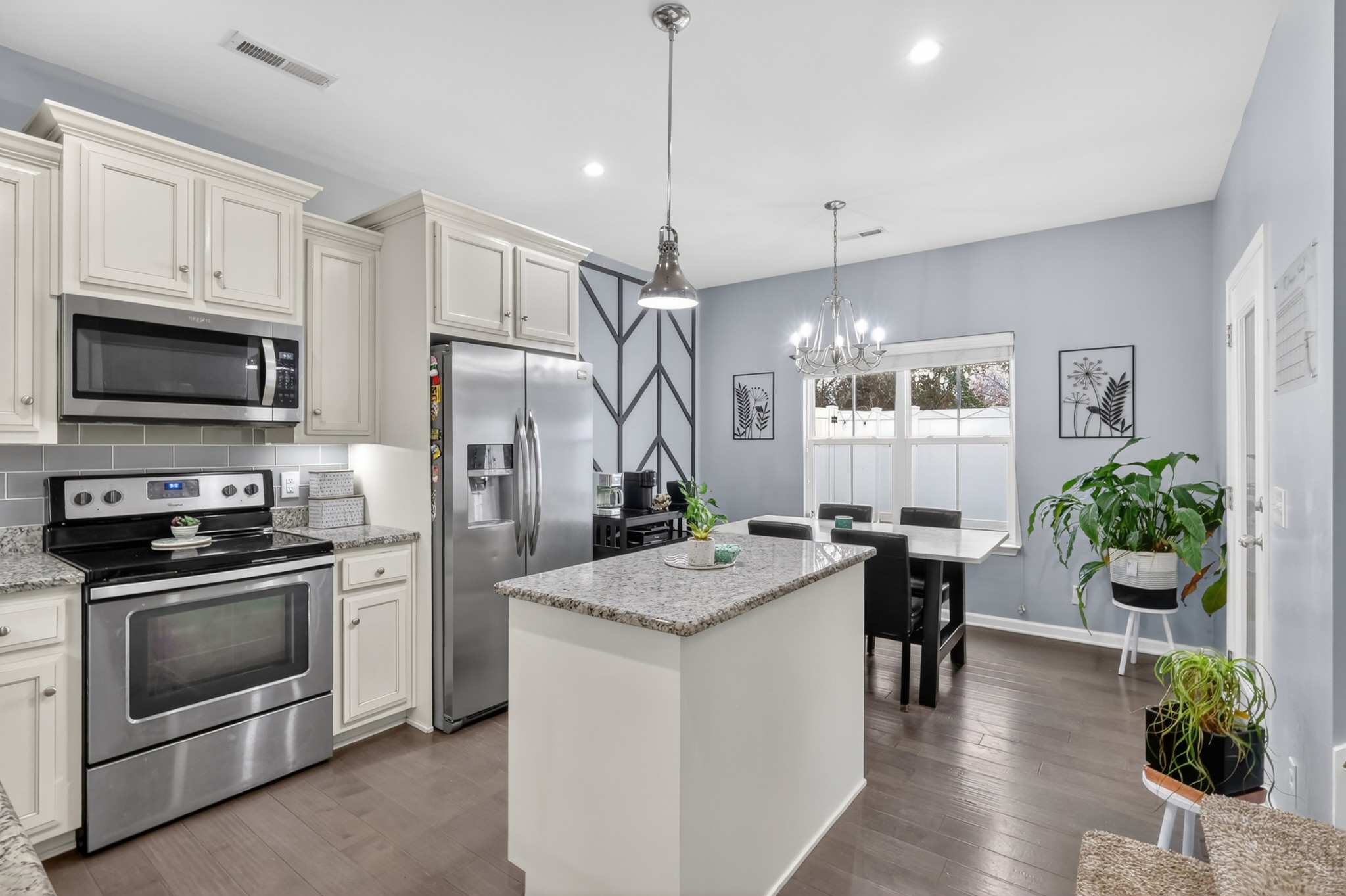 706 Indian Ridge Cir