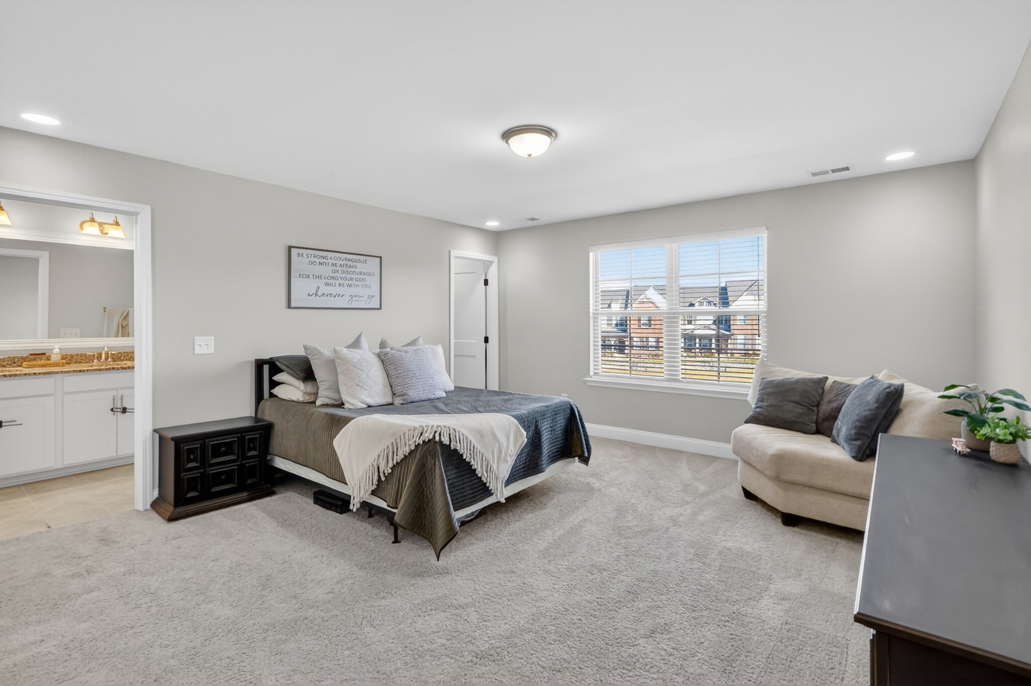 233 Claremont Ct