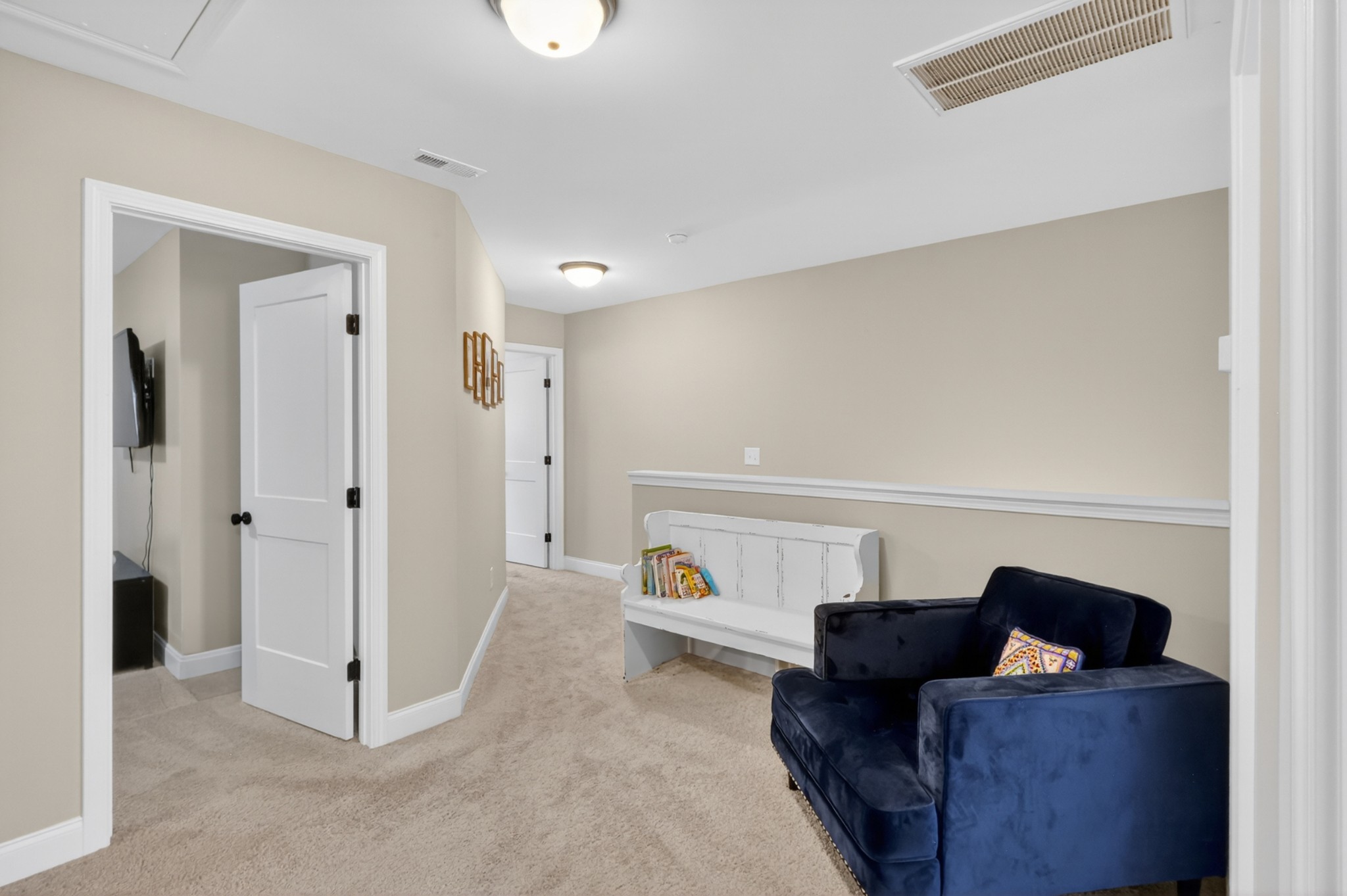 233 Claremont Ct