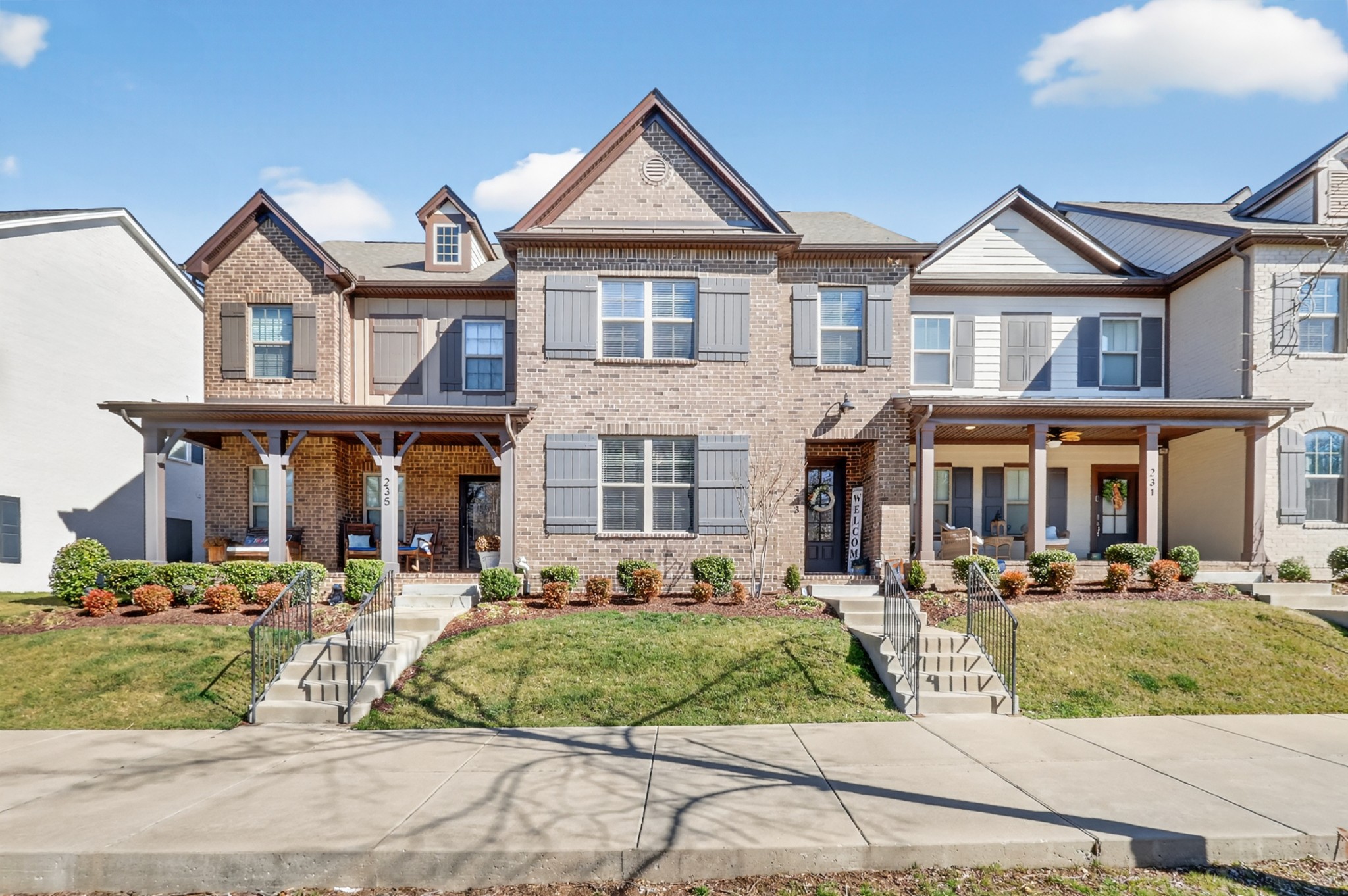 233 Claremont Ct