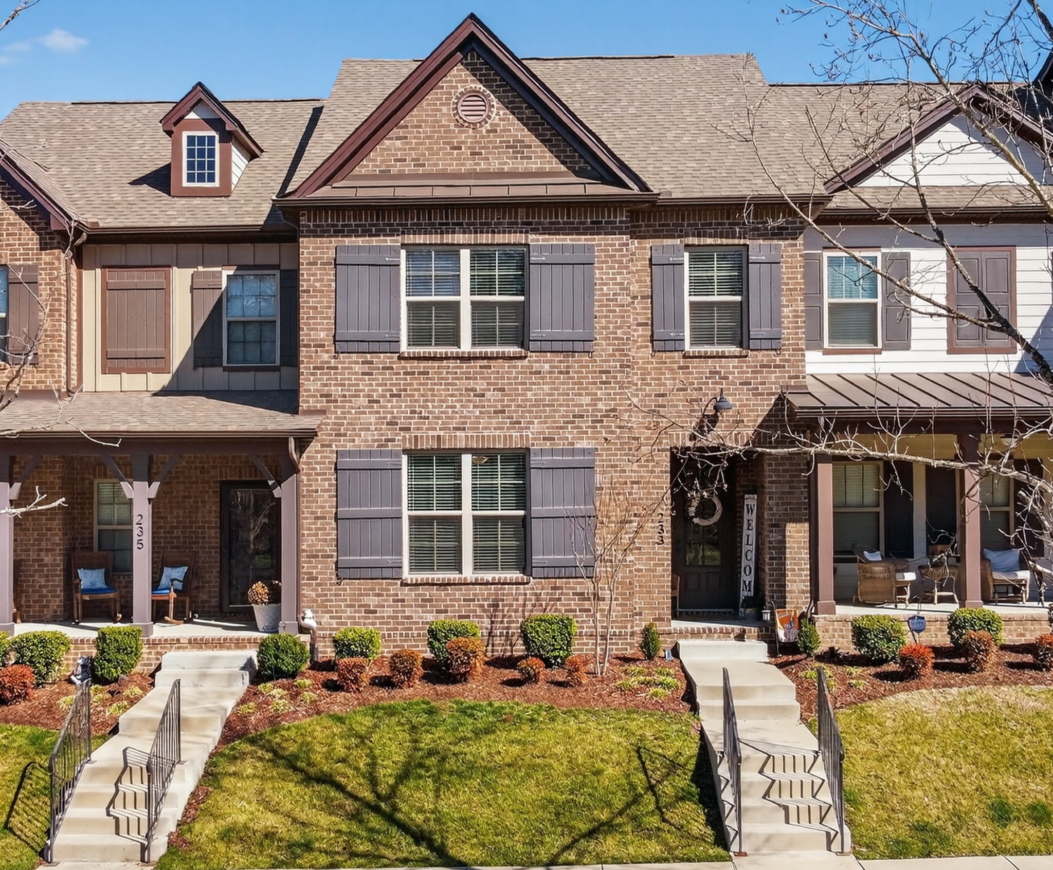 233 Claremont Ct
