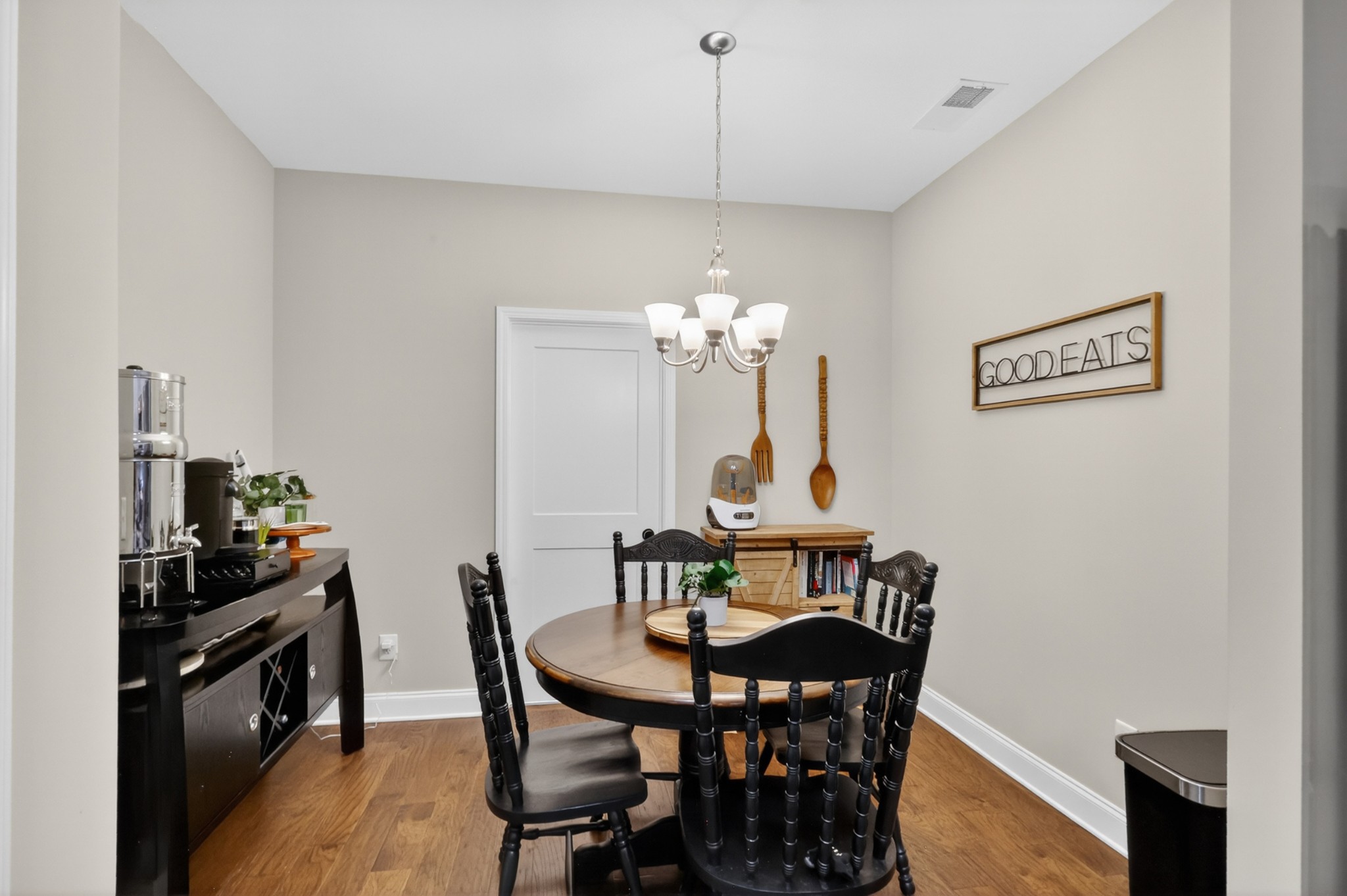 233 Claremont Ct