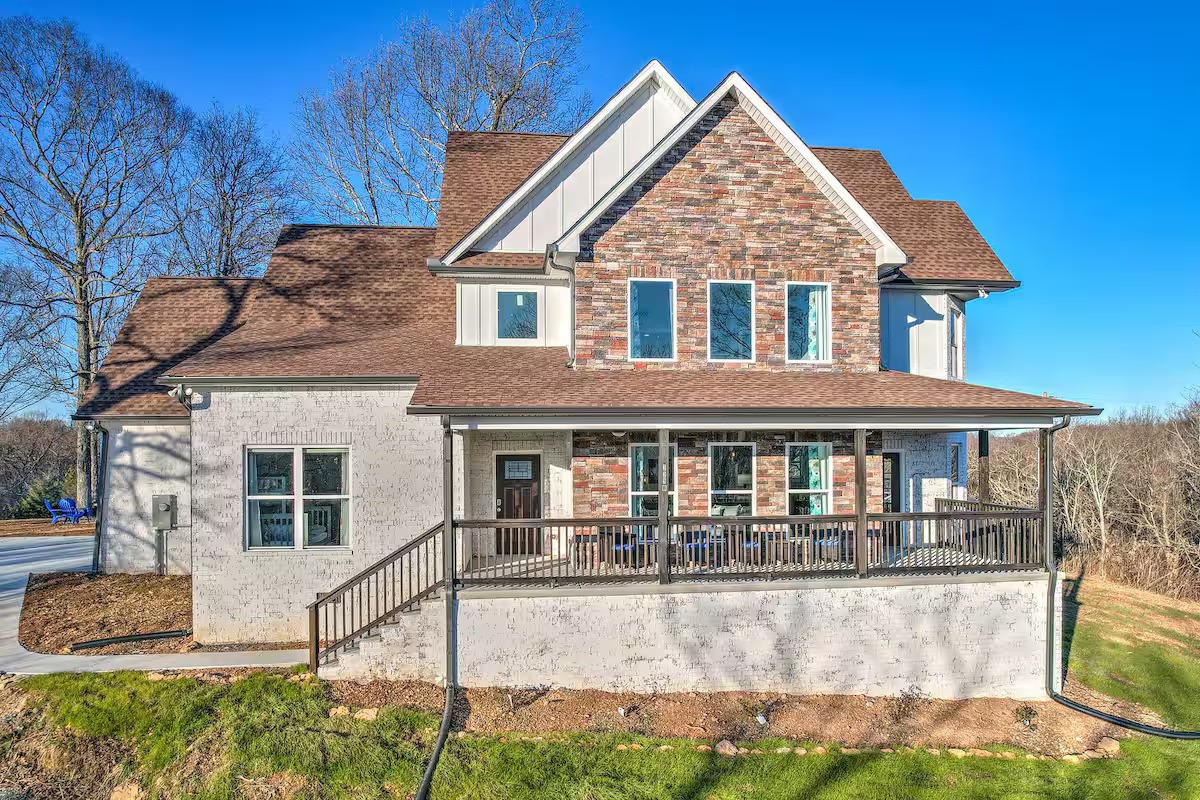 329 Happy Hollow Rd