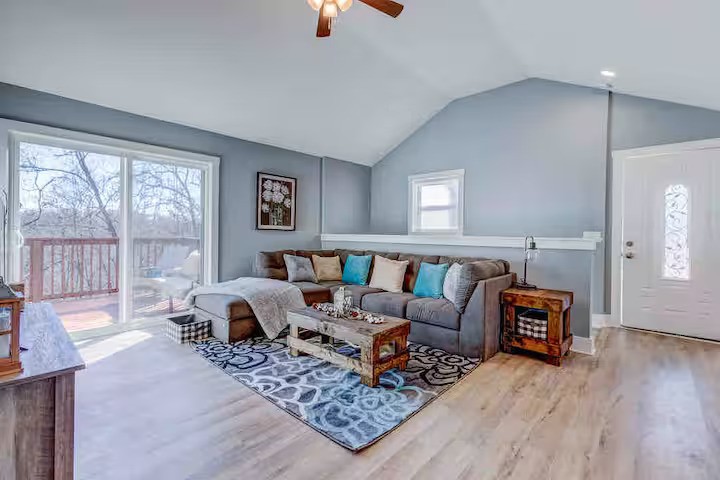 329 Happy Hollow Rd