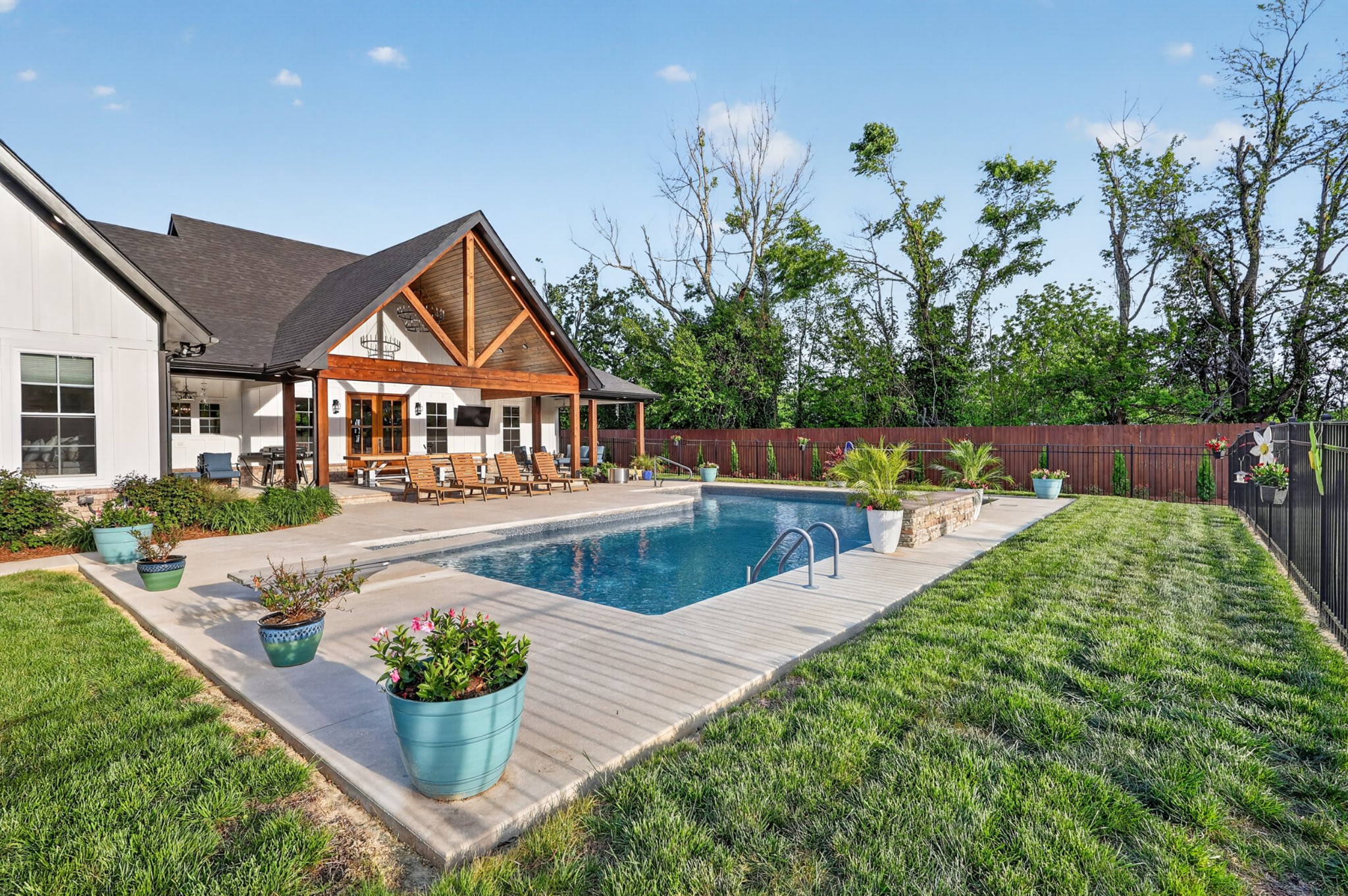 879 Mount Vernon Rd