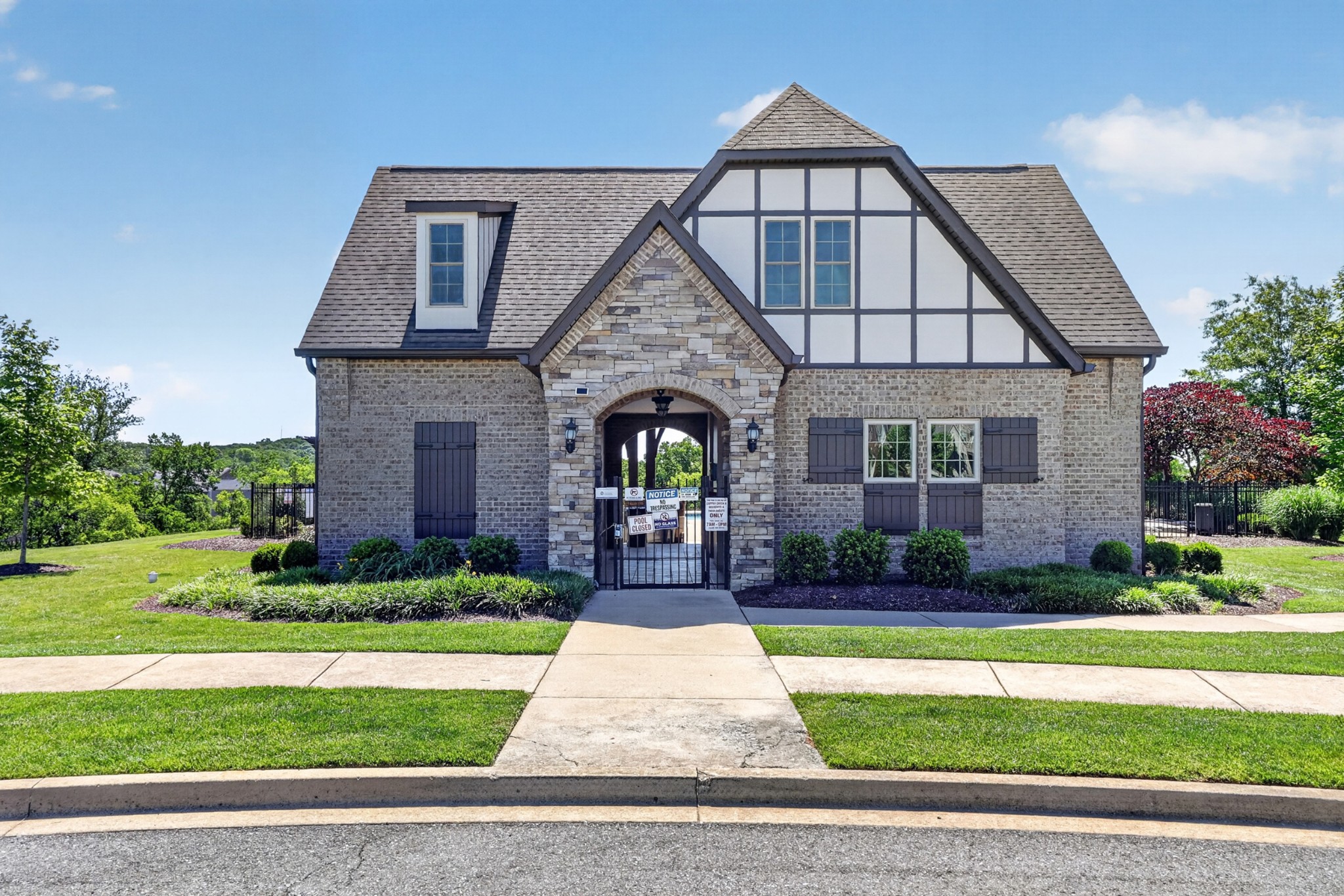112 Crockett Ct