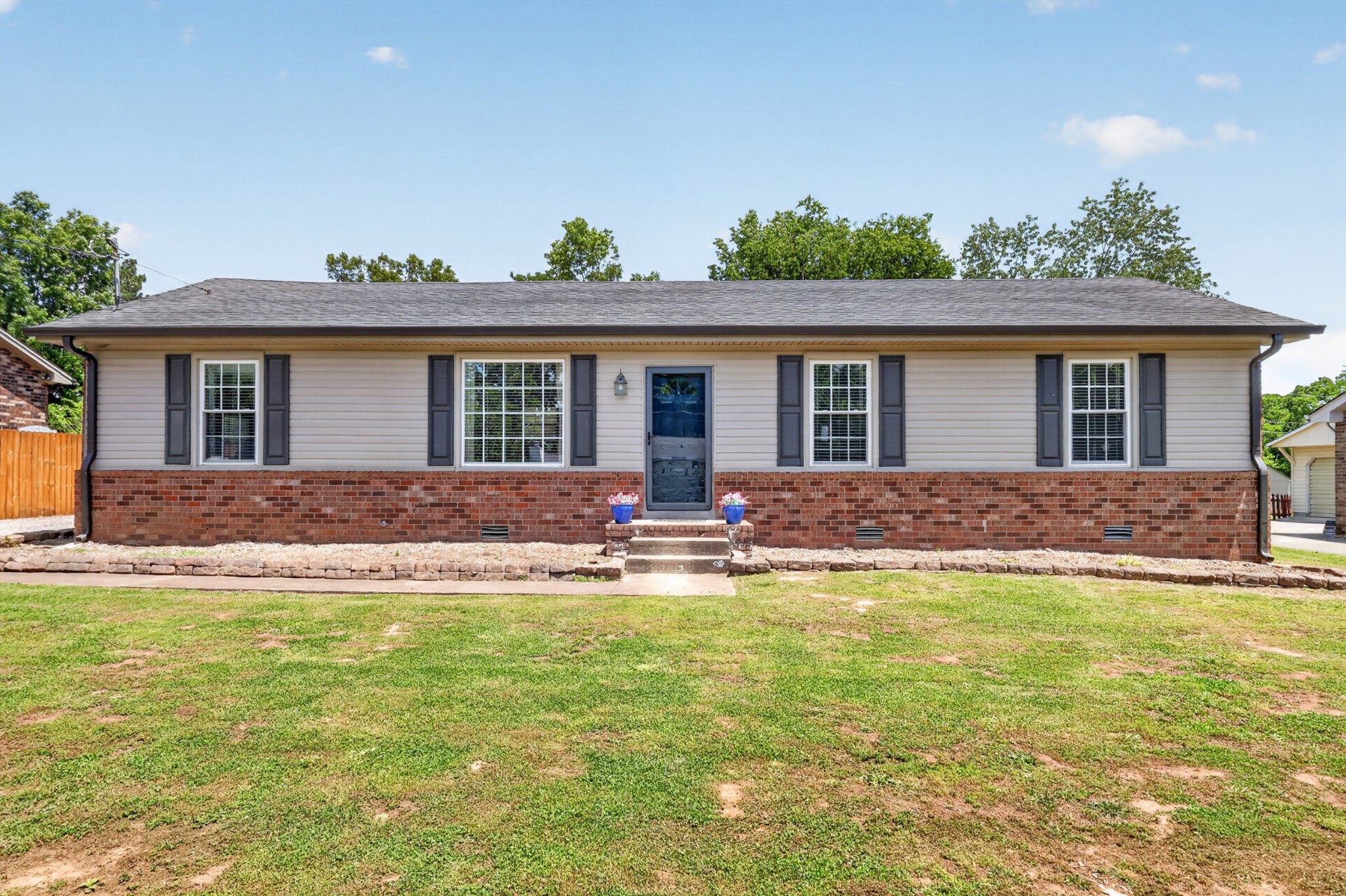 272 Wessington Pl, N
