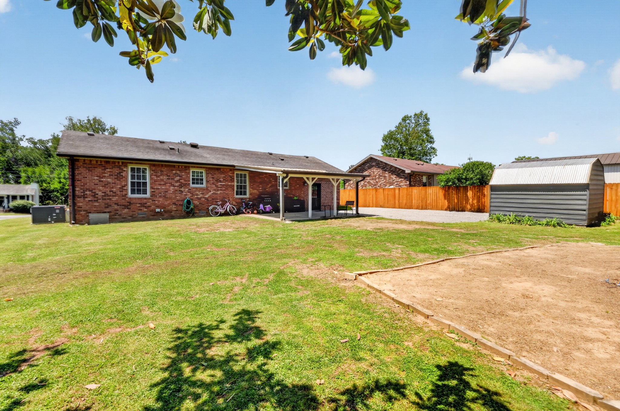 272 Wessington Pl, N