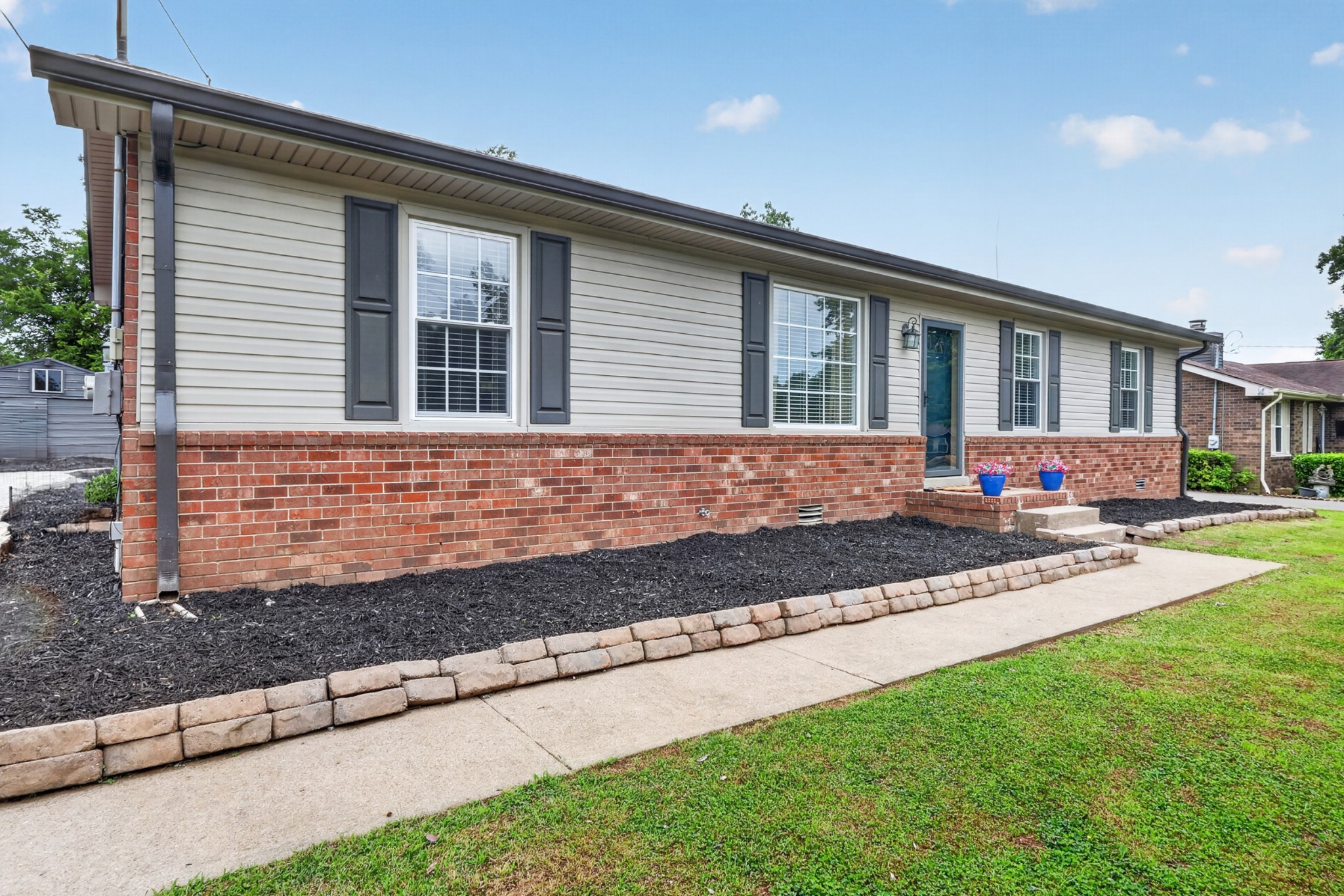 272 Wessington Pl, N