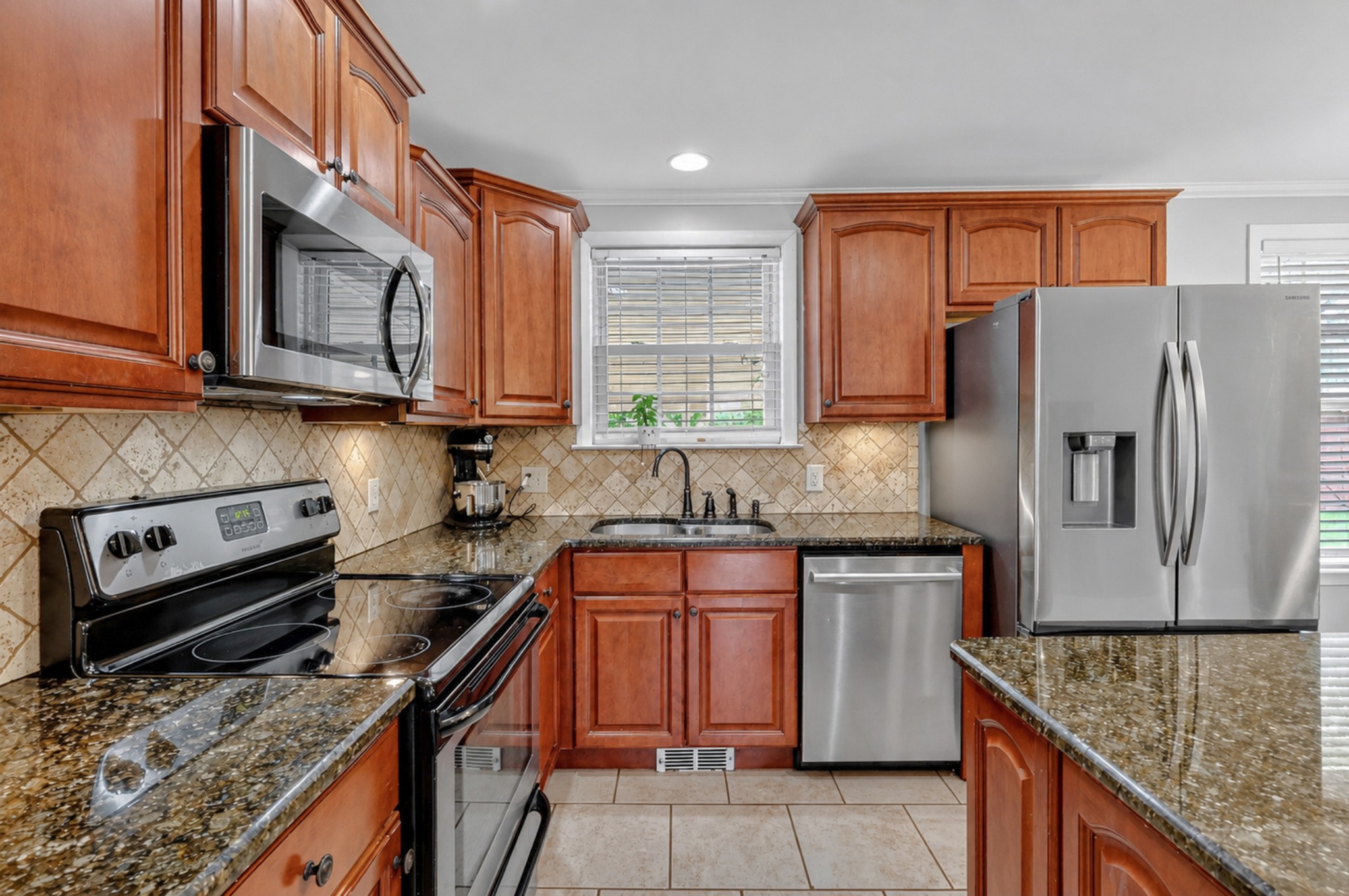 272 Wessington Pl, N