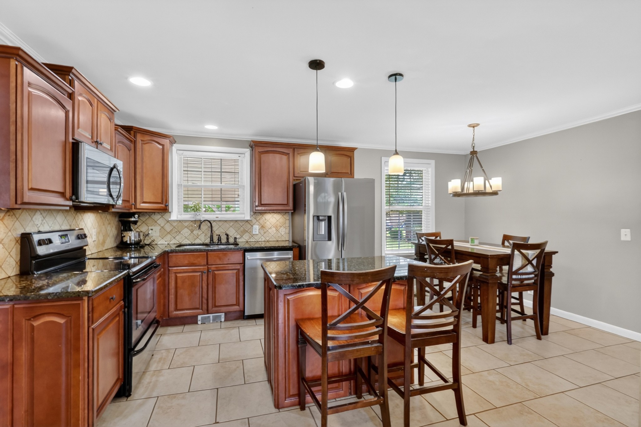 272 Wessington Pl, N