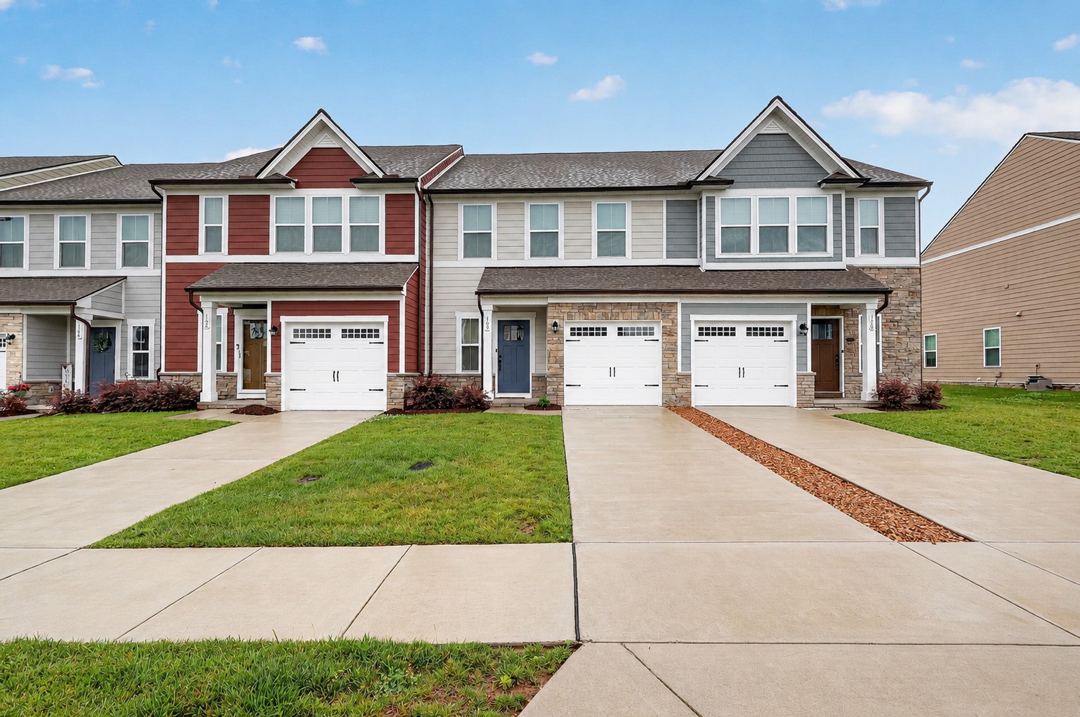 160 Primrose Ln