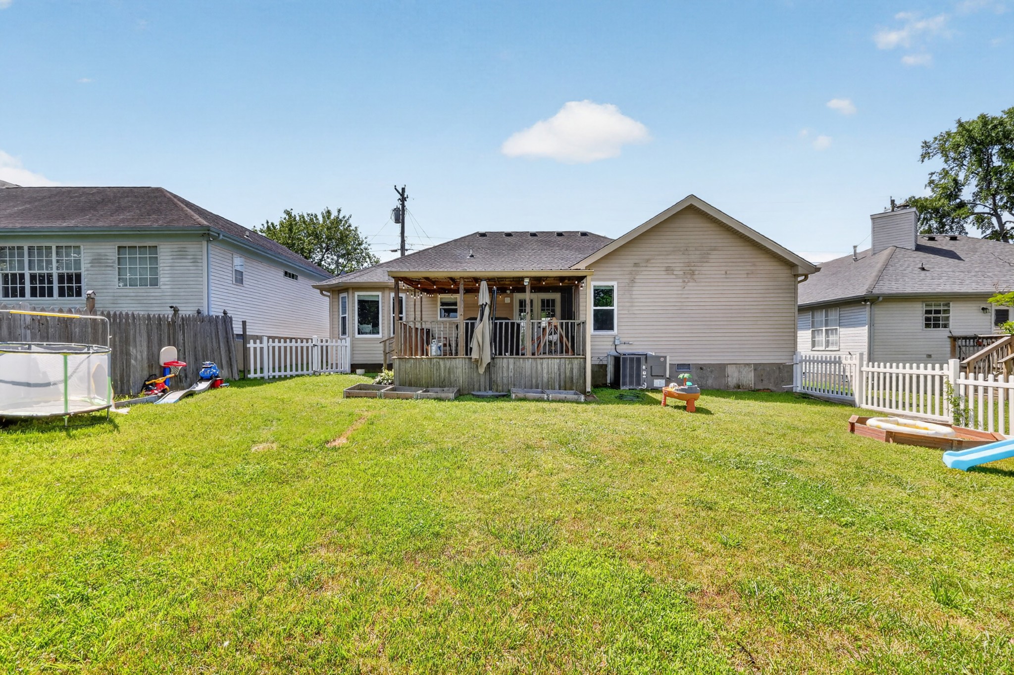 123 Cloverfield Ct