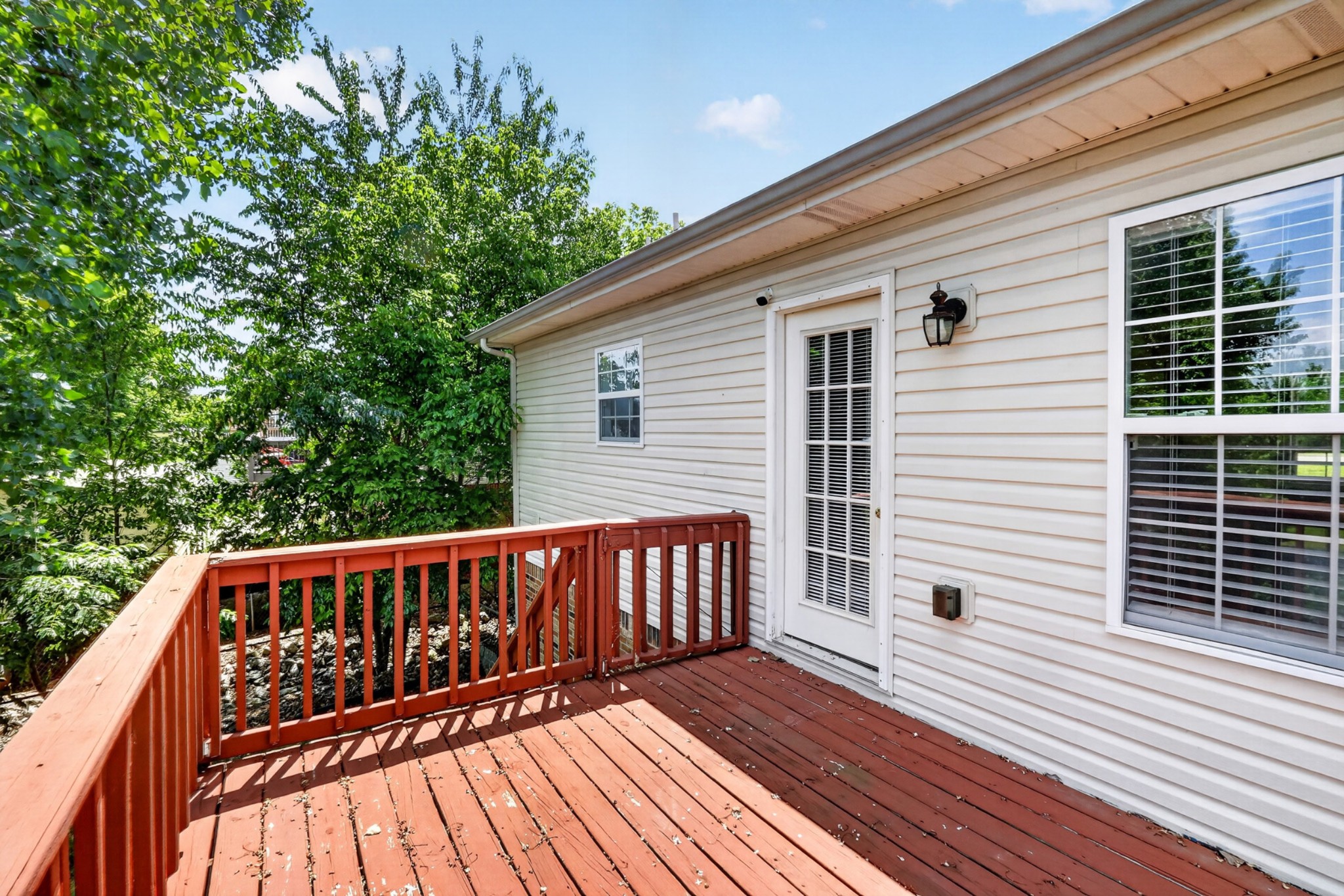 1009 Monica Dr