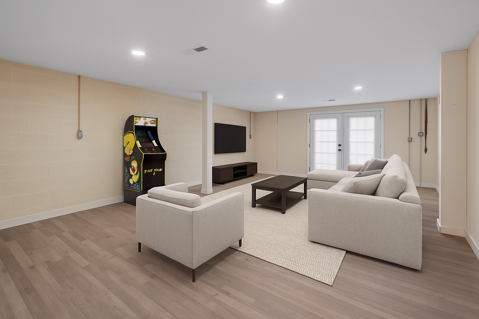 1009 Monica Dr