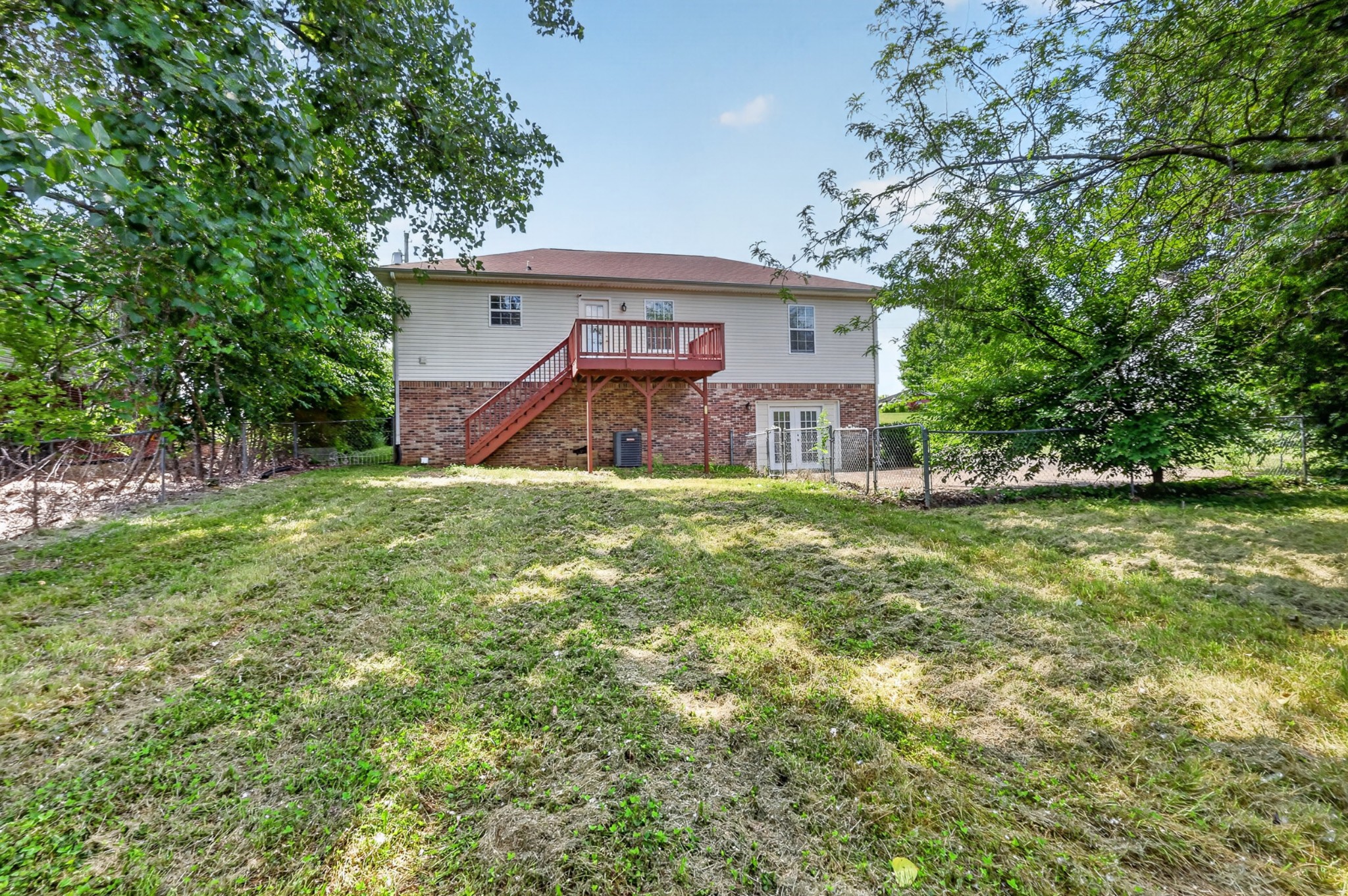 1009 Monica Dr