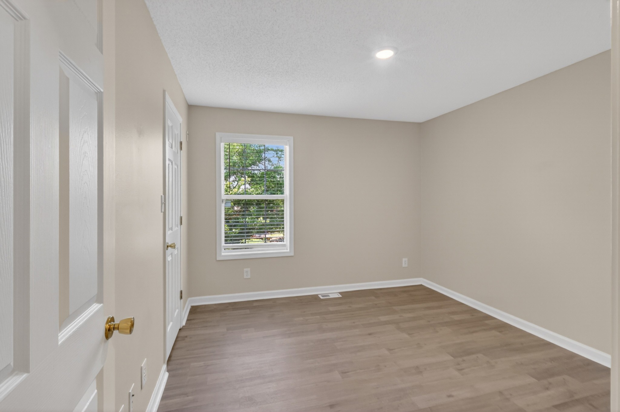 1009 Monica Dr