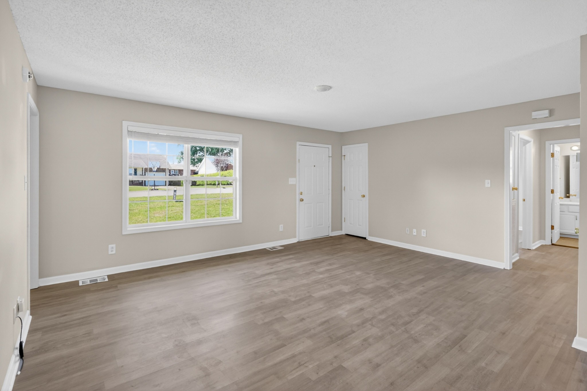 1009 Monica Dr