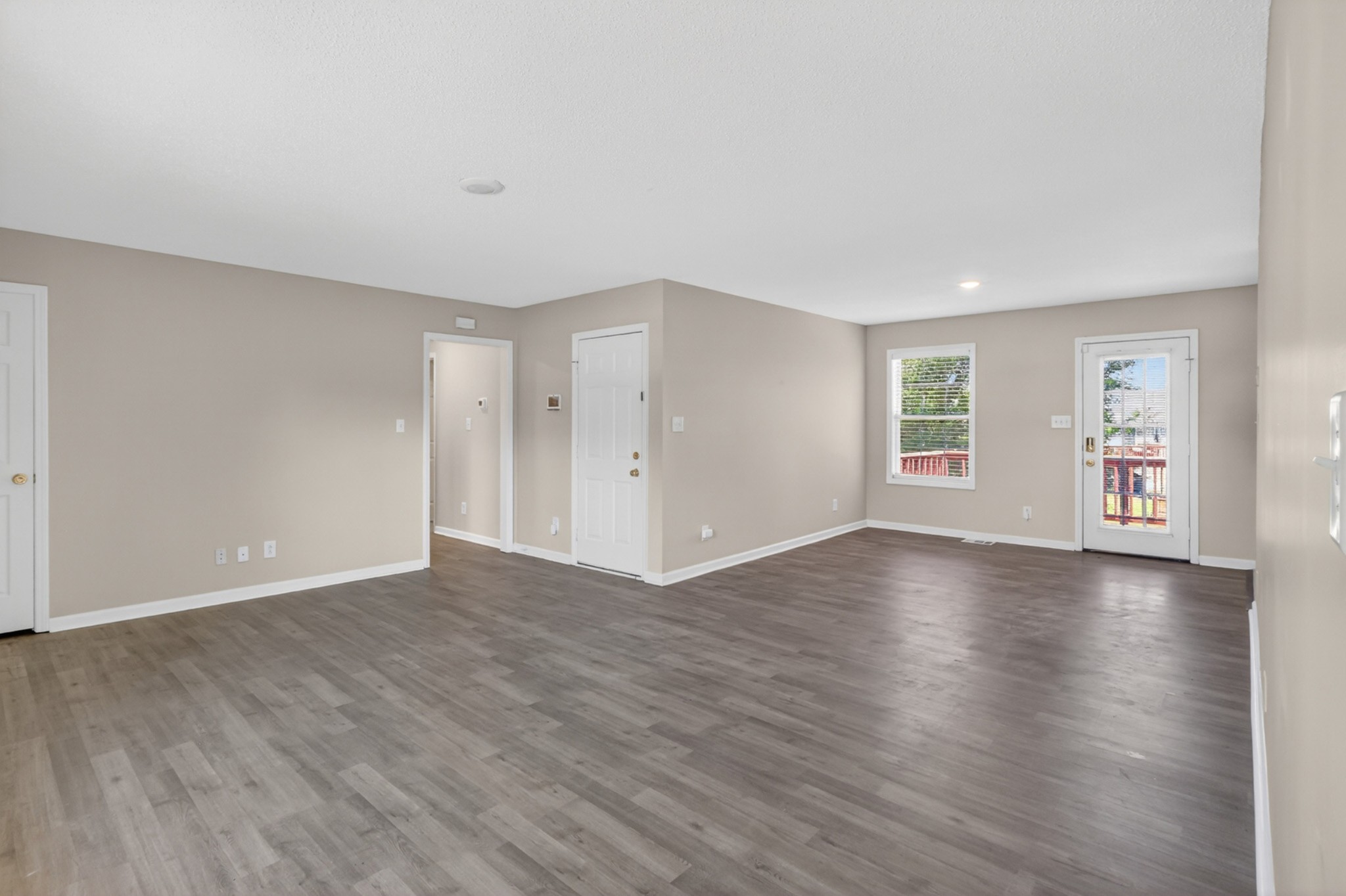 1009 Monica Dr