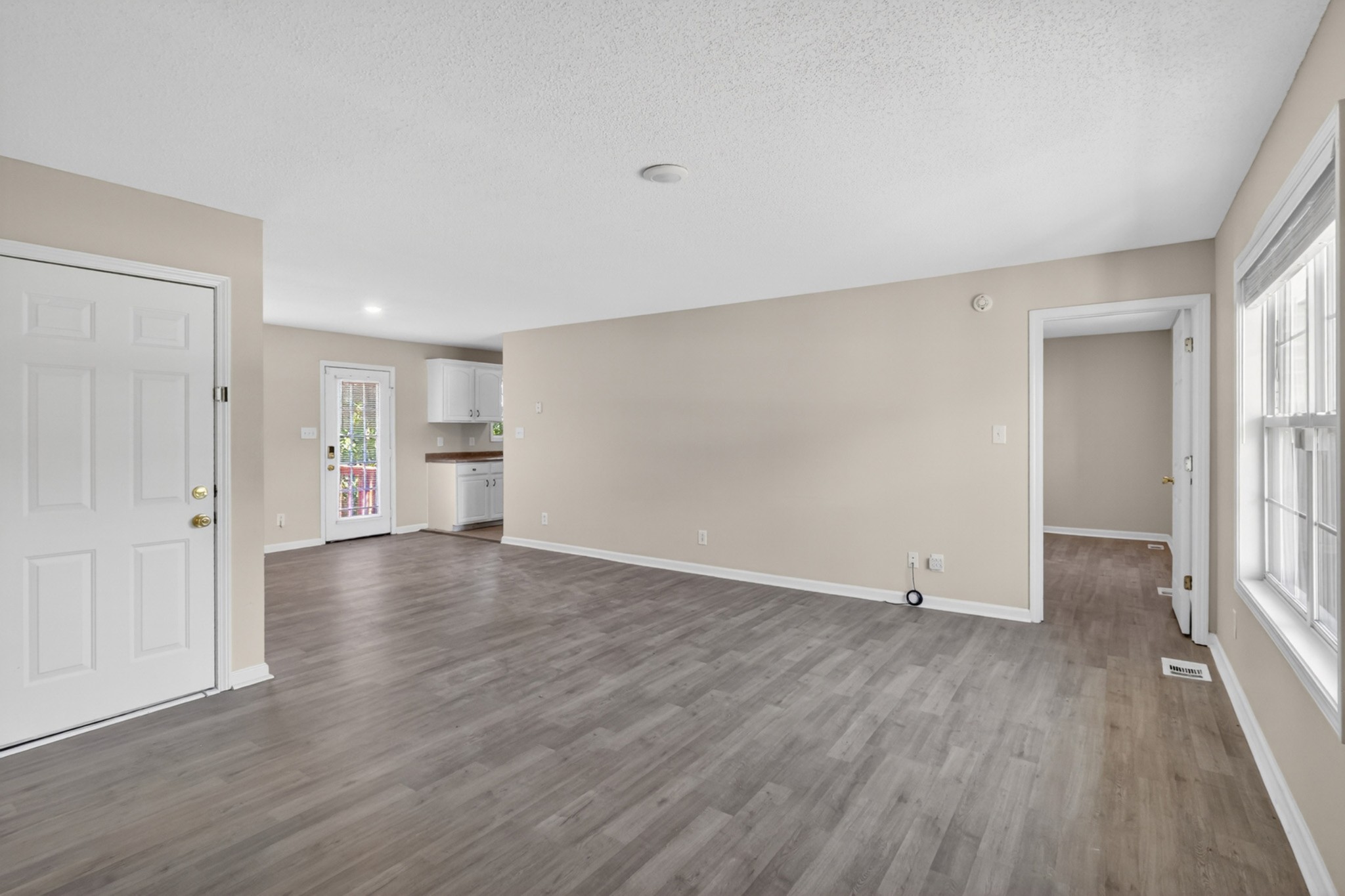 1009 Monica Dr