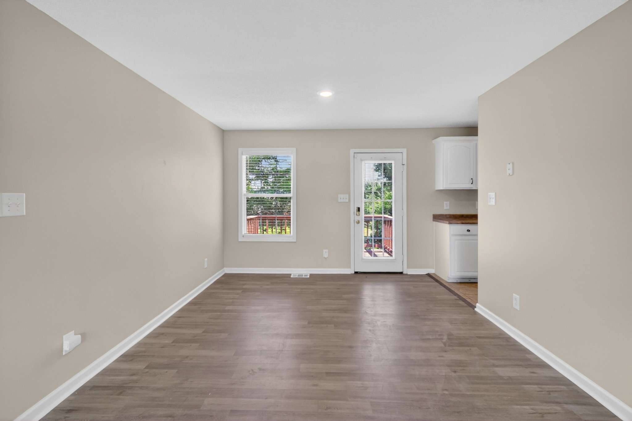 1009 Monica Dr