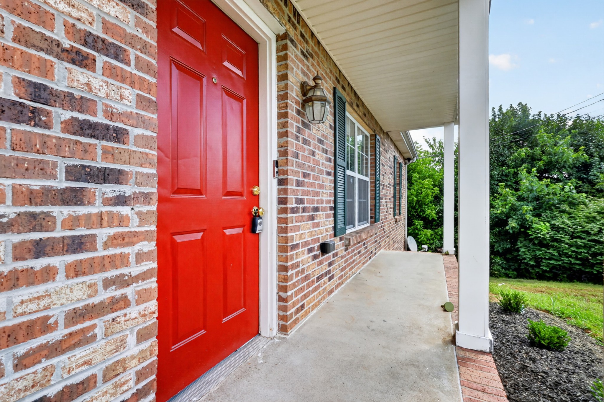 1009 Monica Dr