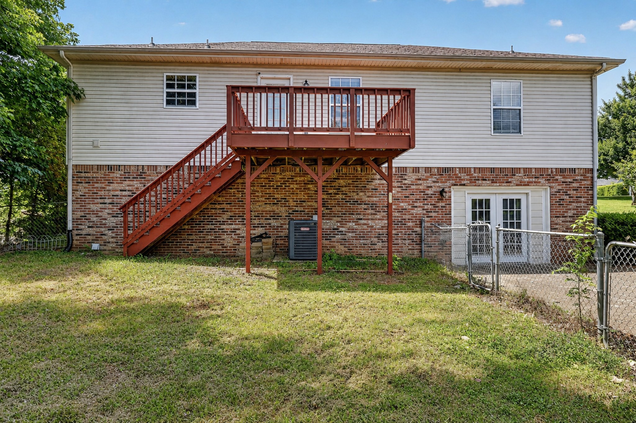 1009 Monica Dr