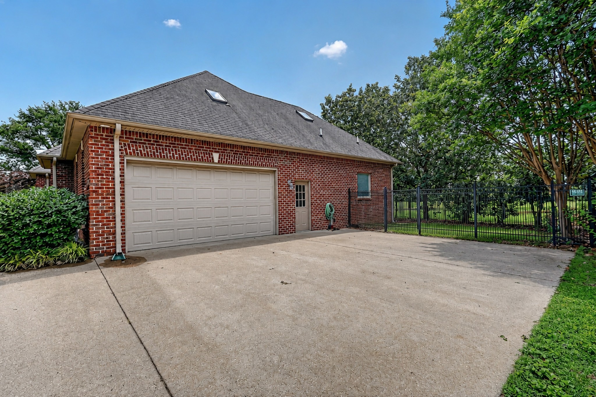 2707 Dora Elizabeth Ct