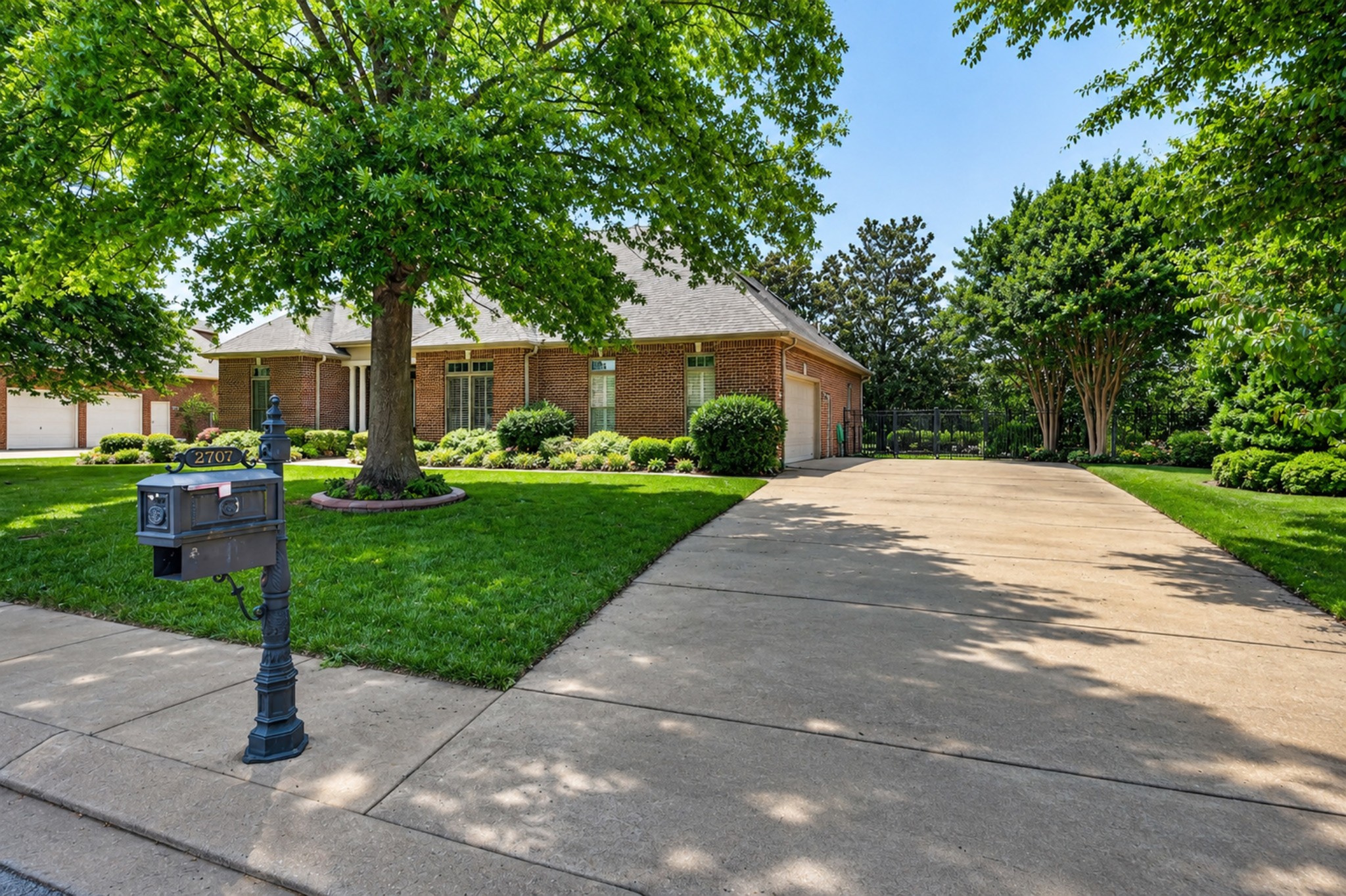2707 Dora Elizabeth Ct
