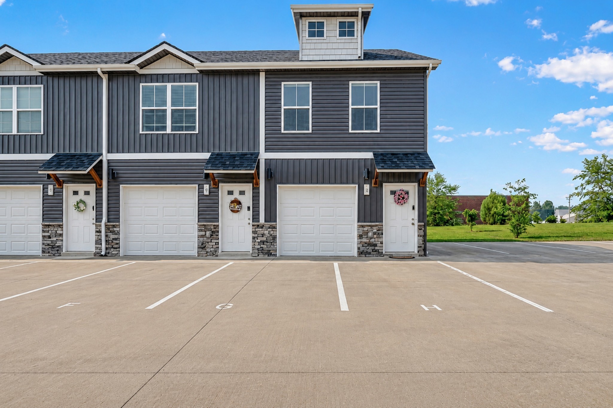 216 Drayton Drive Unit: H