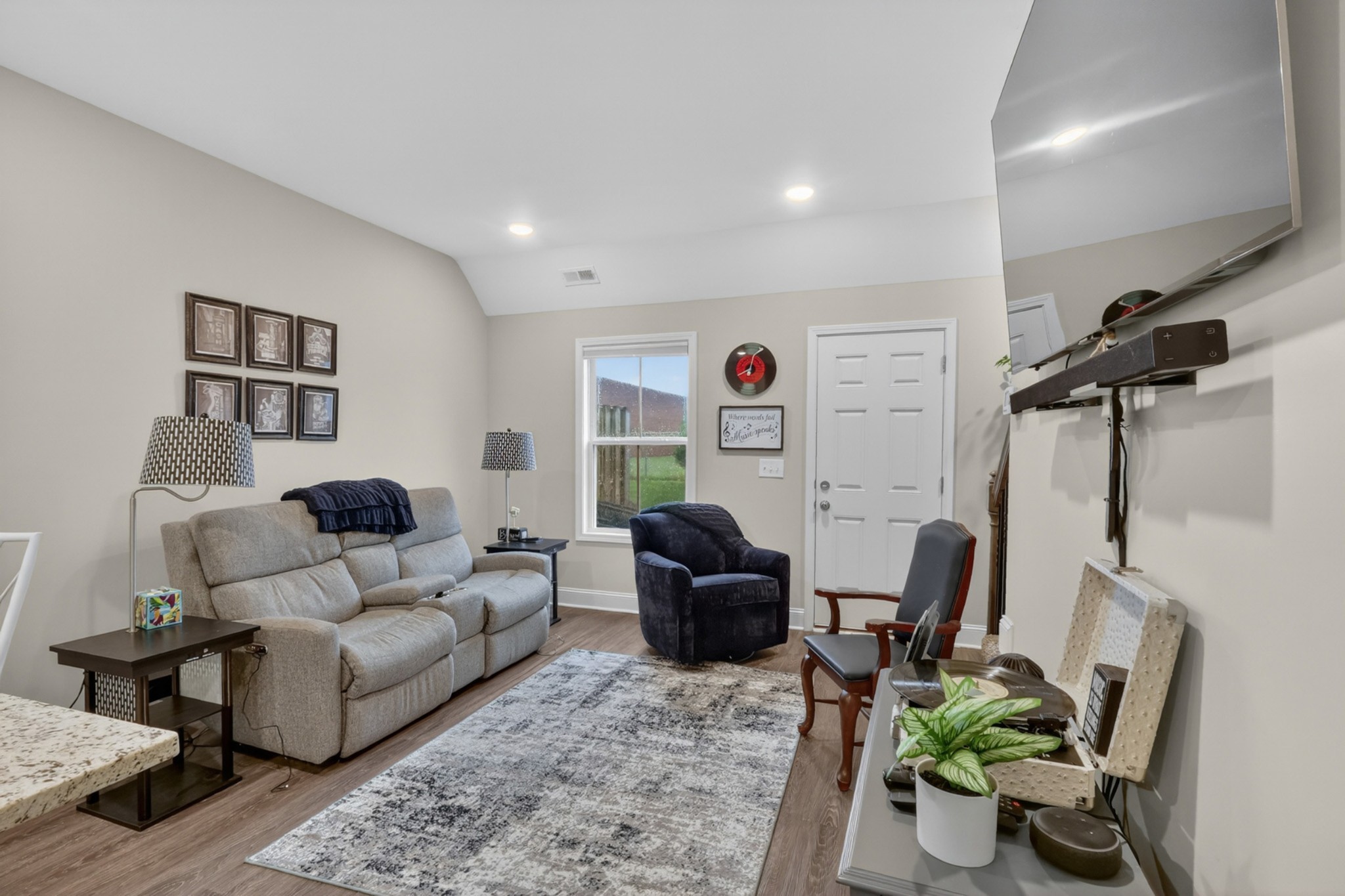 216 Drayton Drive Unit: H