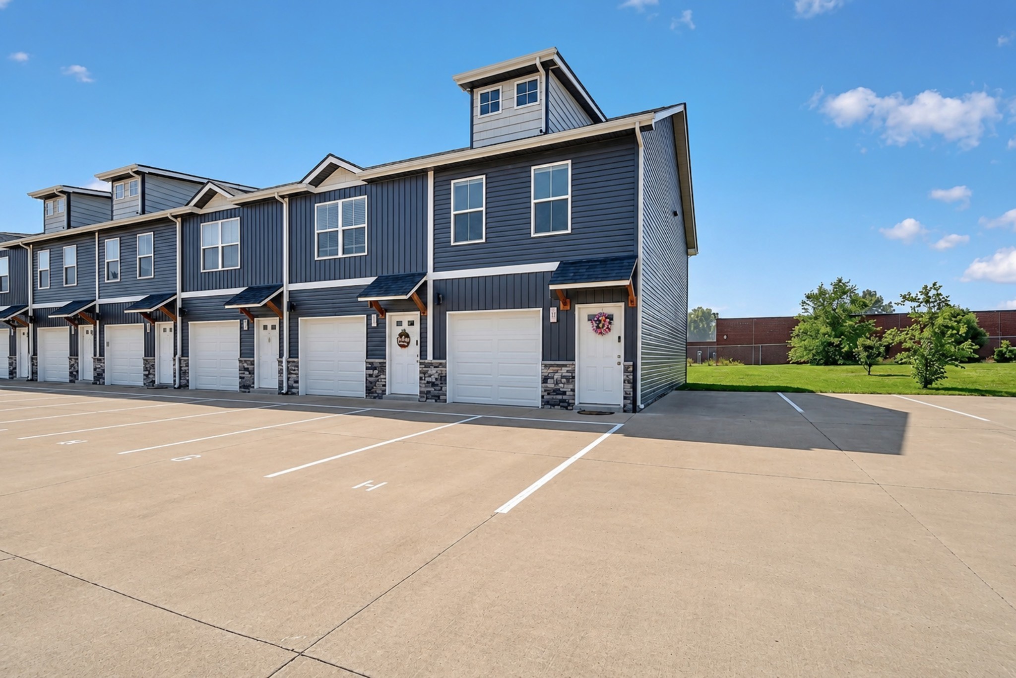 216 Drayton Drive Unit: H
