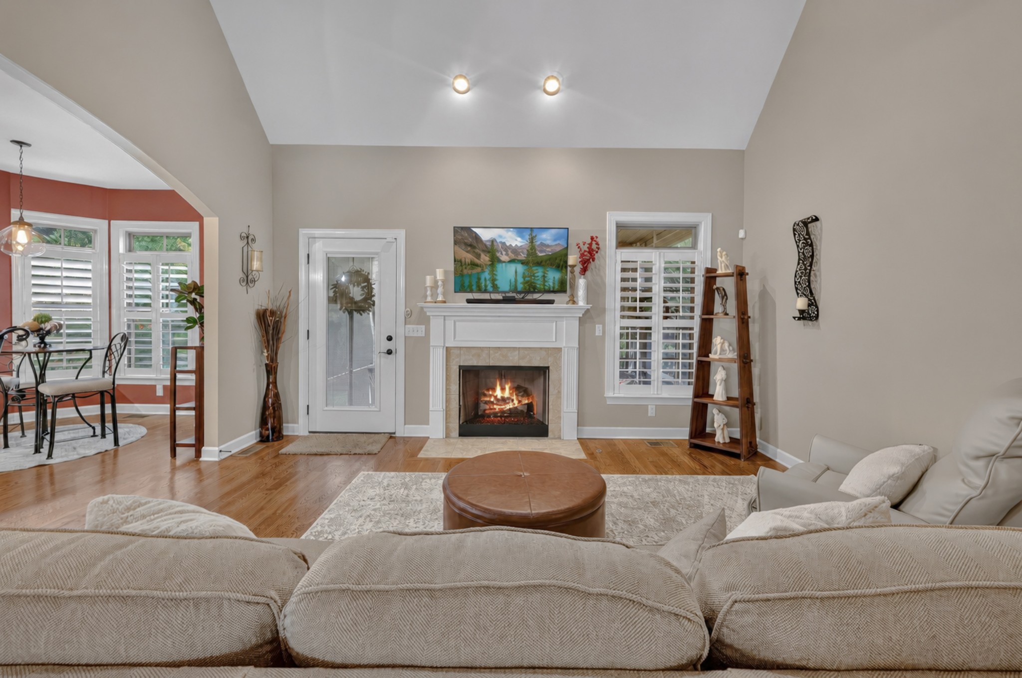 1051 Five Coves Trce