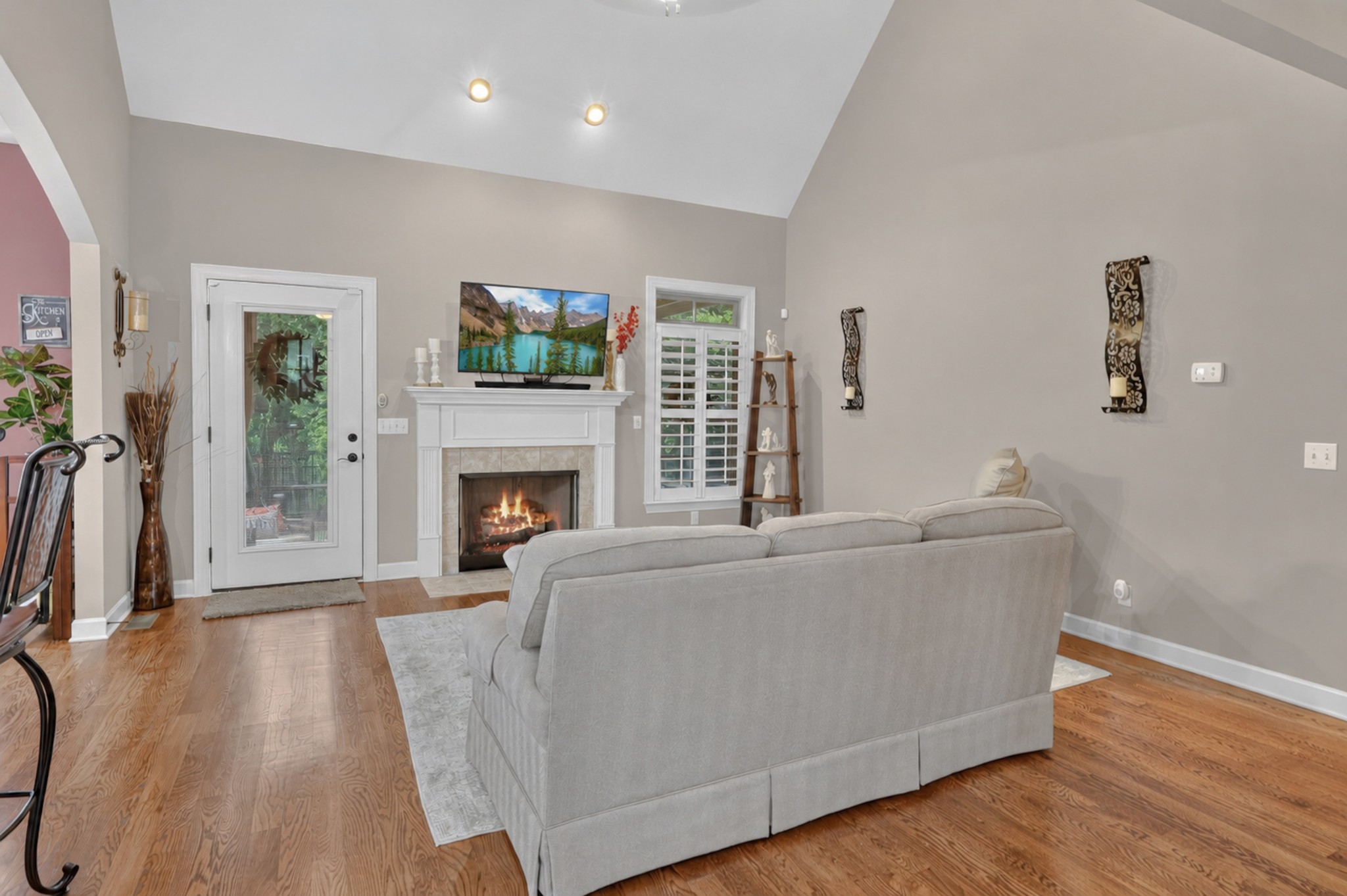 1051 Five Coves Trce