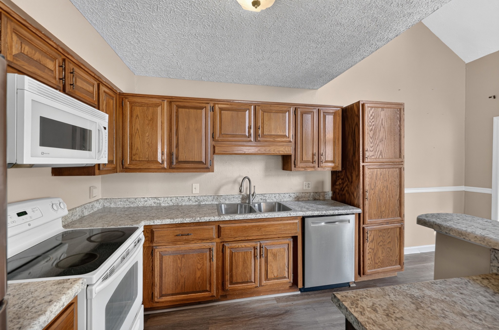 129 Cherry Hill Dr Unit: 6D