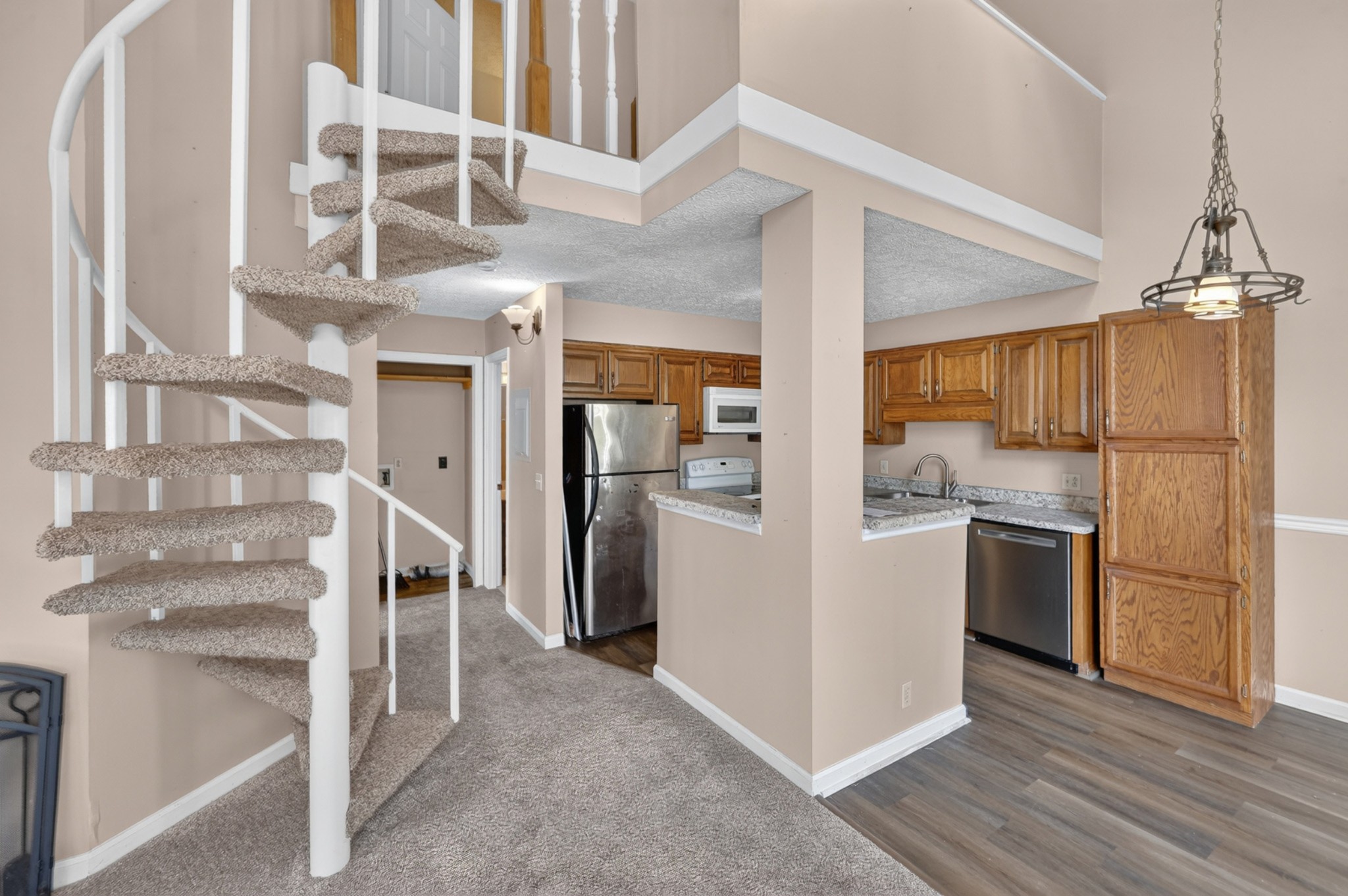 129 Cherry Hill Dr Unit: 6D