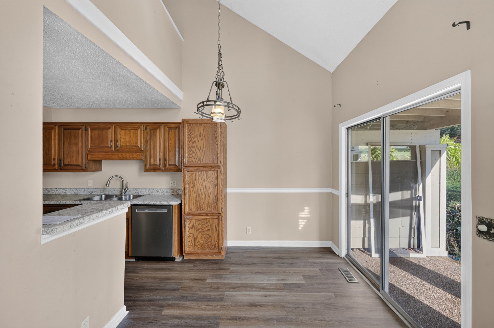 129 Cherry Hill Dr Unit: 6D