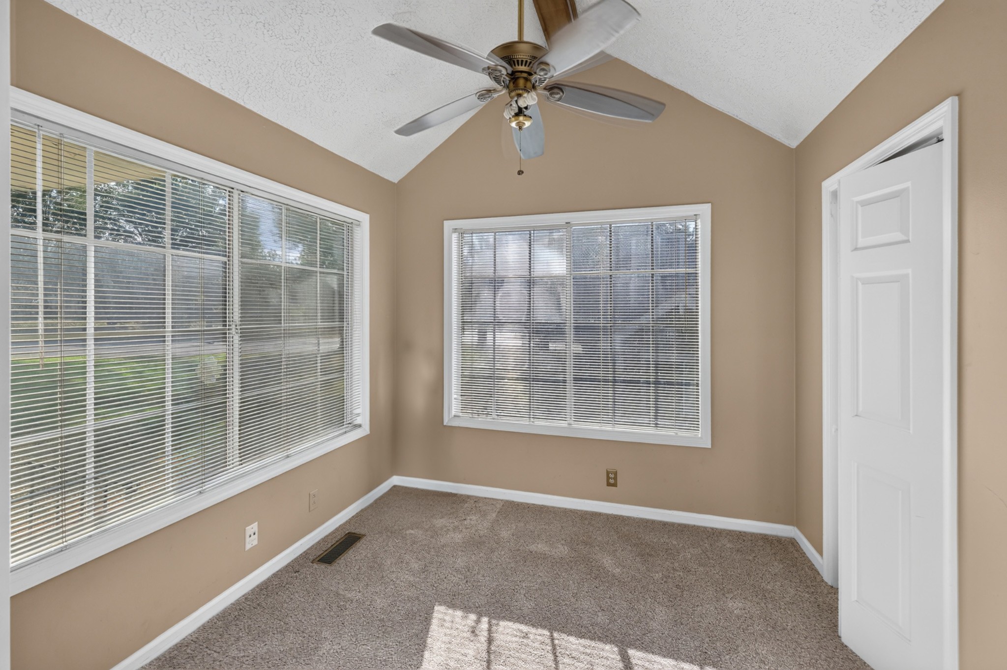 129 Cherry Hill Dr Unit: 6D