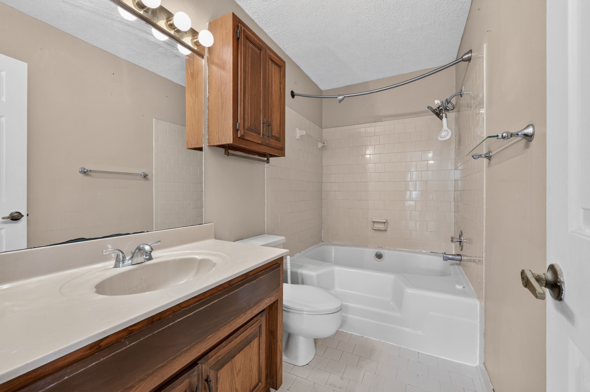 129 Cherry Hill Dr Unit: 6D